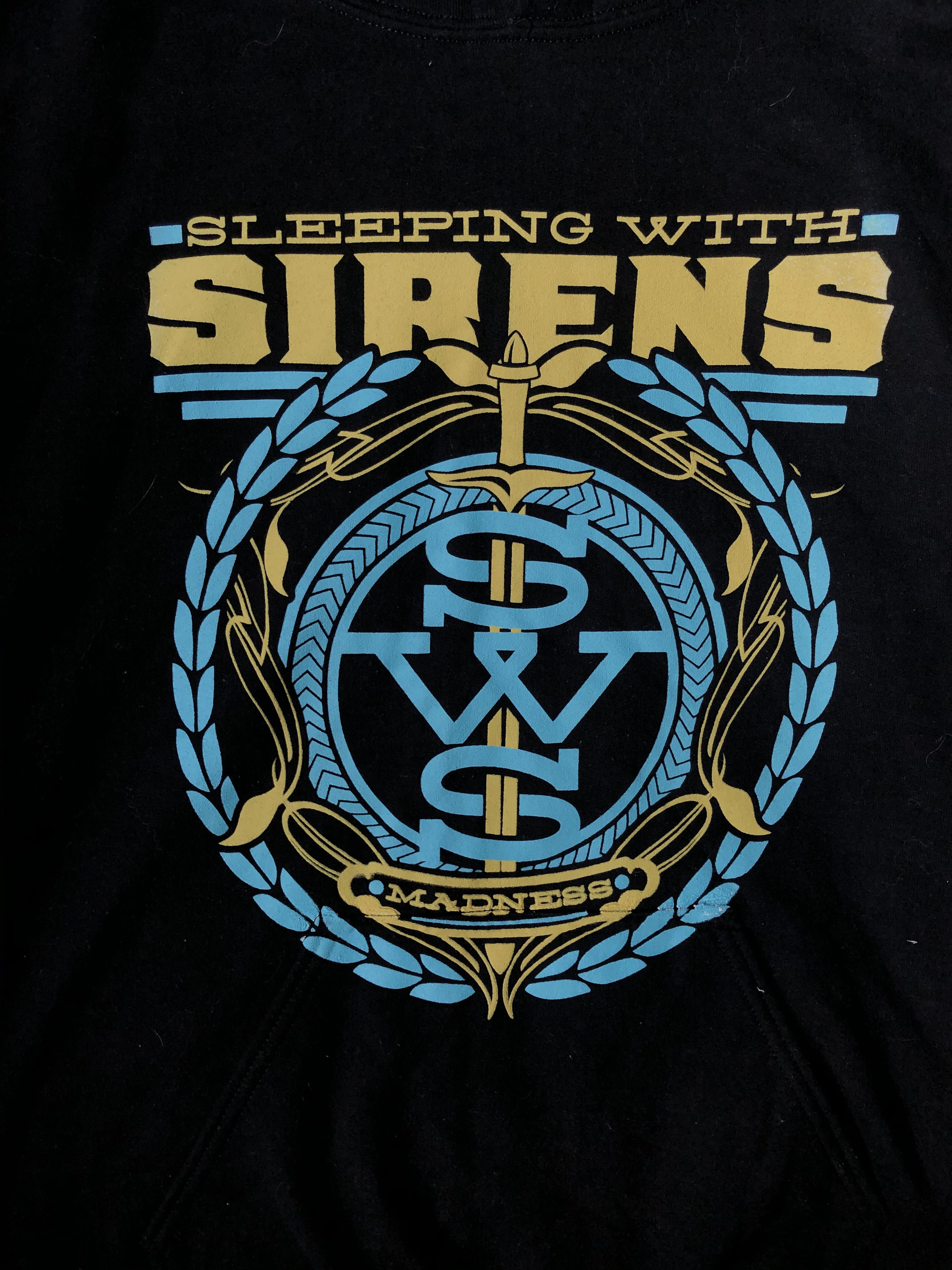 Band Tees Vintage 2016 Sleeping With Sirens hoodie Size US M / EU 48-50 / 2 - 4 Thumbnail