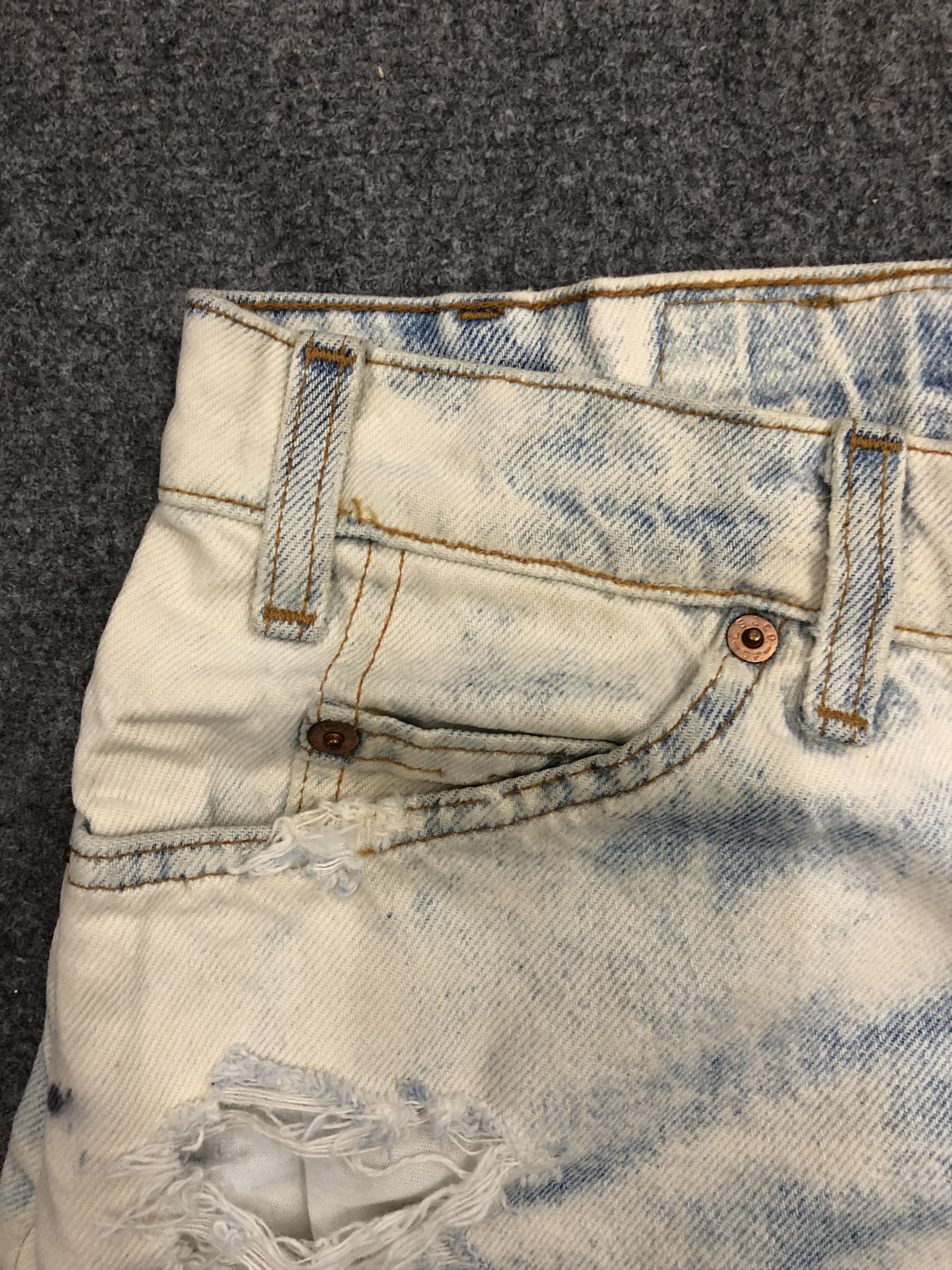 Levi's Vintage Levis 560 Denim DP1164 Size US 31 - 4 Thumbnail