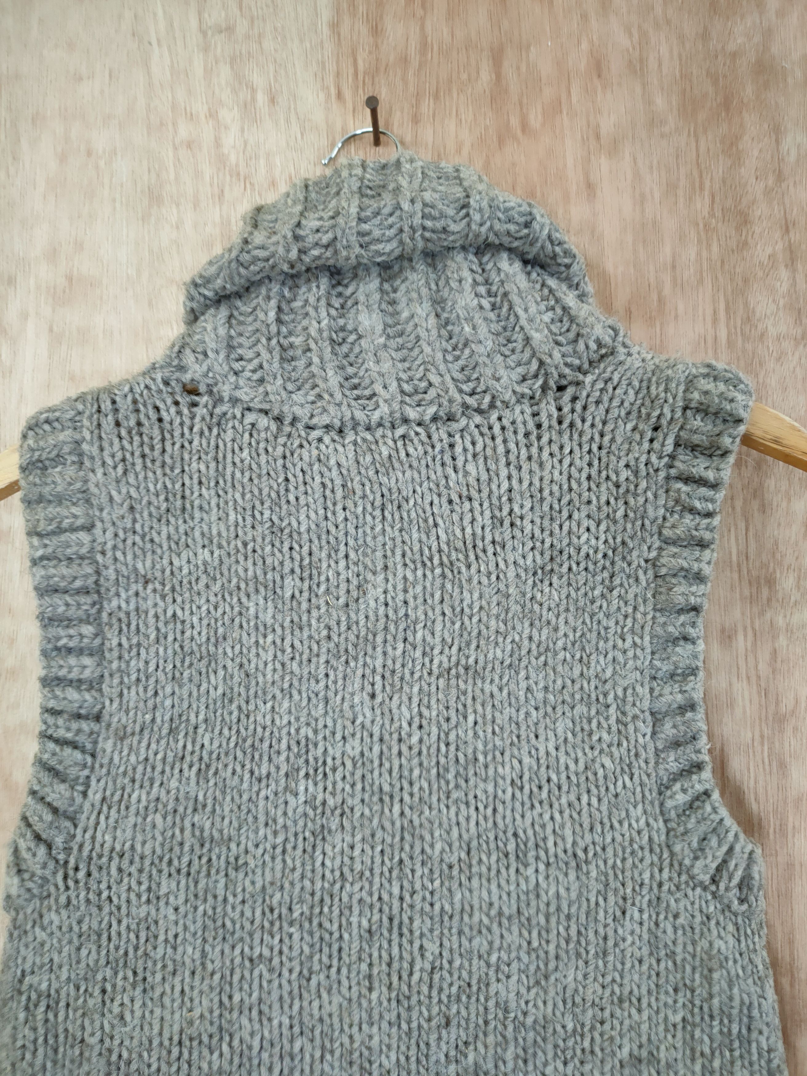 Aran Isles Knitwear × Japanese Brand × URBAN RESEARCH DOORS Urban Research vest japan cable knitwear #46-570 Size US XS / EU 42 / 0 - 9 Thumbnail