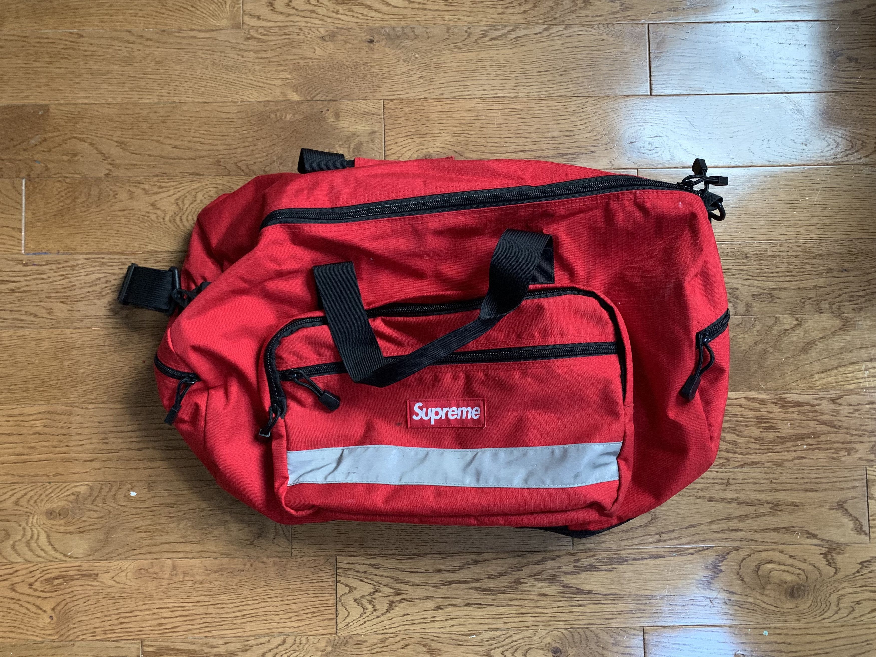 Supreme duffle bag hot sale for sale