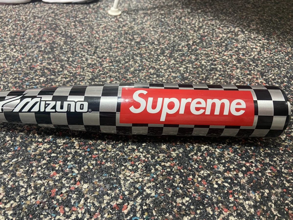 Supreme mizuno clearance