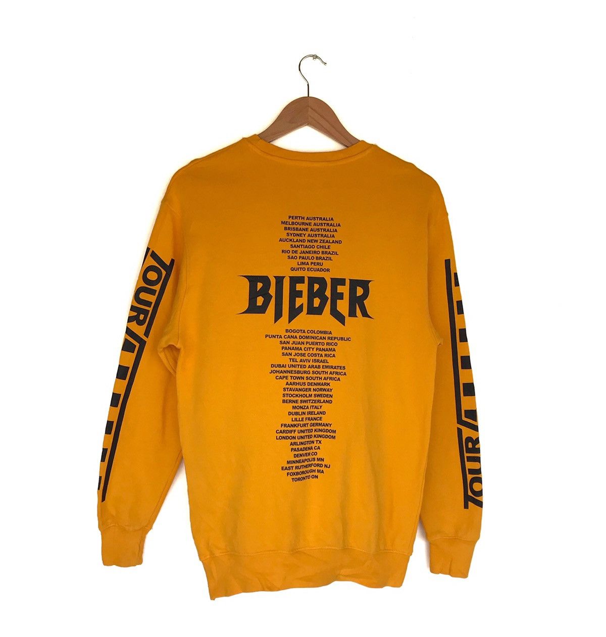 Band Tees Justin bieber tour crewneck sweatshirt Size US M / EU 48-50 / 2 - 8 Thumbnail