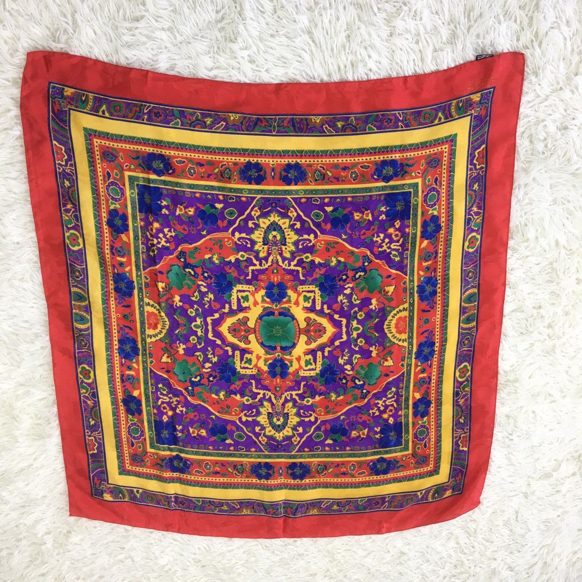 Designer Vintage Andrea Silk Scarf Size ONE SIZE - 4 Thumbnail