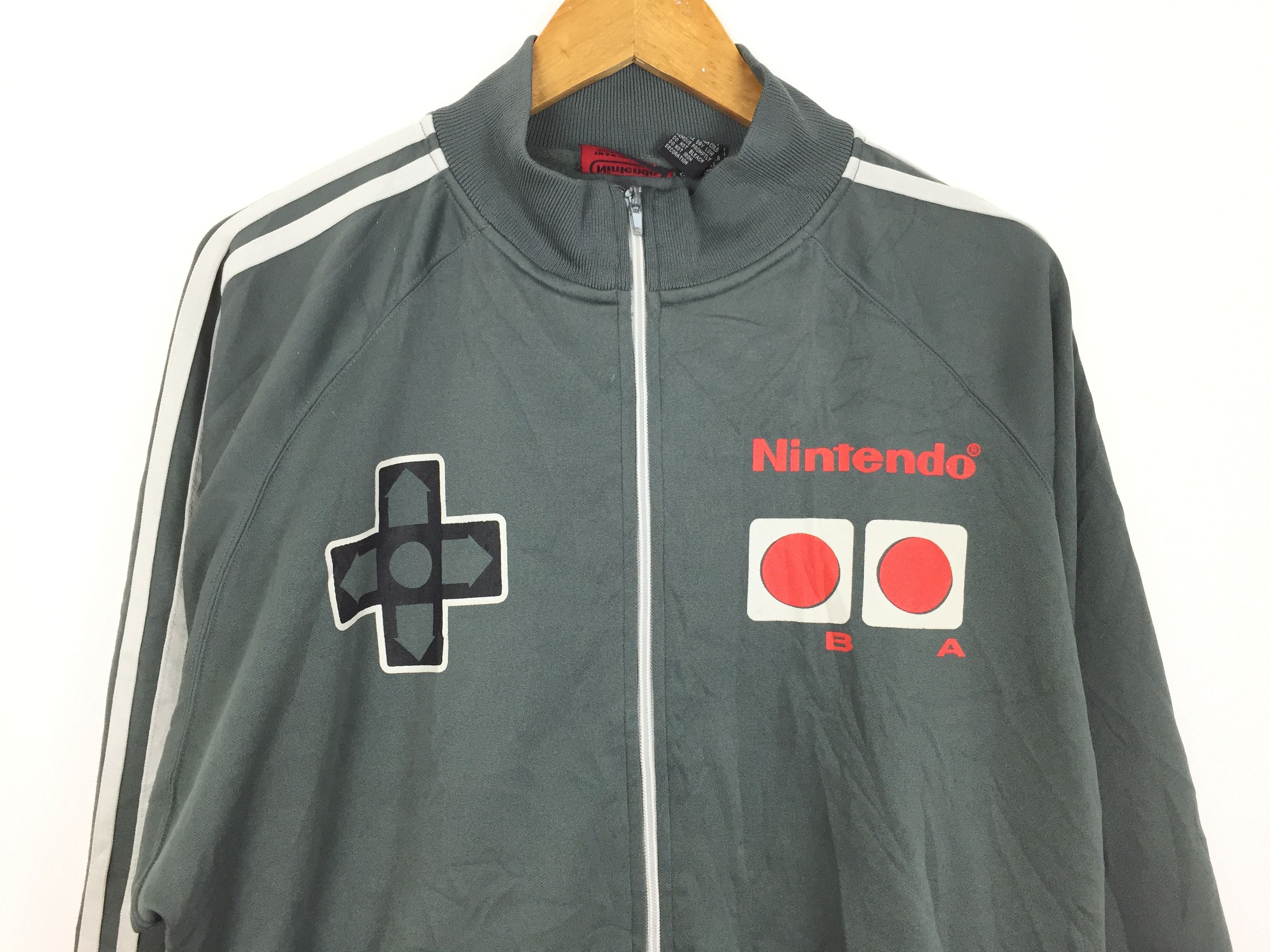 Nintendo Vtg 2004 Nintendo spellout track jacket Size US XL / EU 56 / 4 - 4 Thumbnail