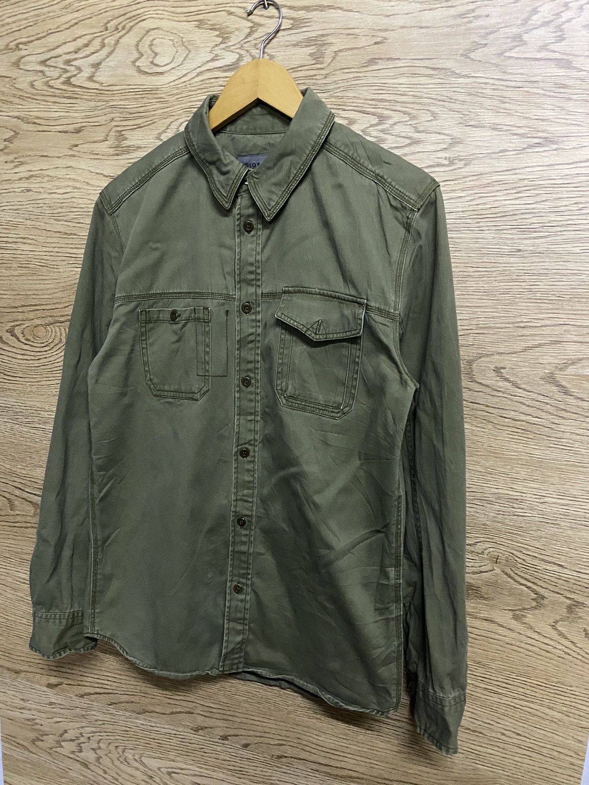 Giordano 🔥SALE🔥GIORDANO BUTTON UPS SHIRTS GREEN ARMY Size US L / EU 52-54 / 3 - 4 Thumbnail