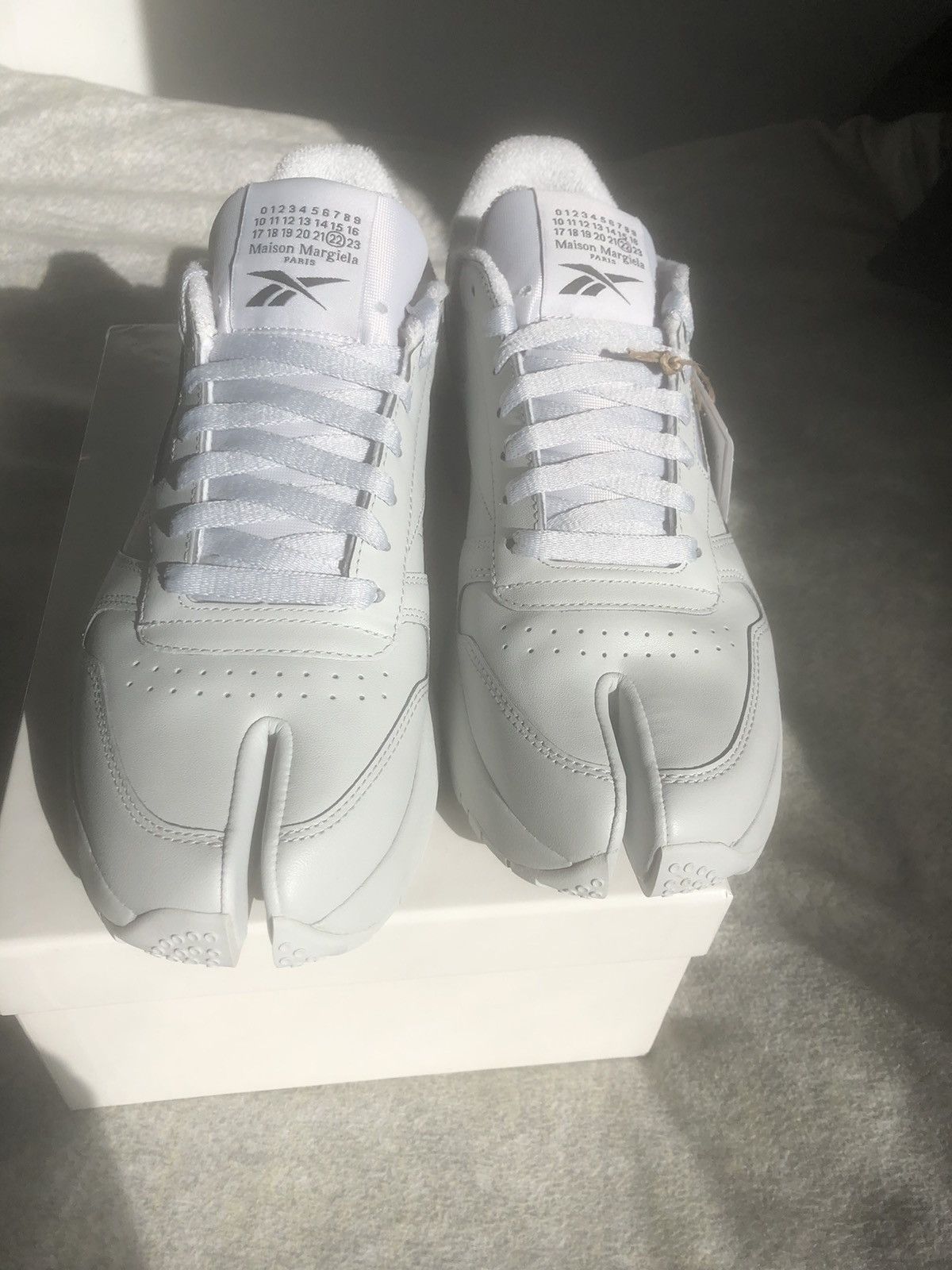 Maison Margiela × Reebok RARE🔥Maison Margiela x Reebok Classic Leather Tabi Grey 0 CL Size US 9.5 / EU 42-43 - 4 Thumbnail