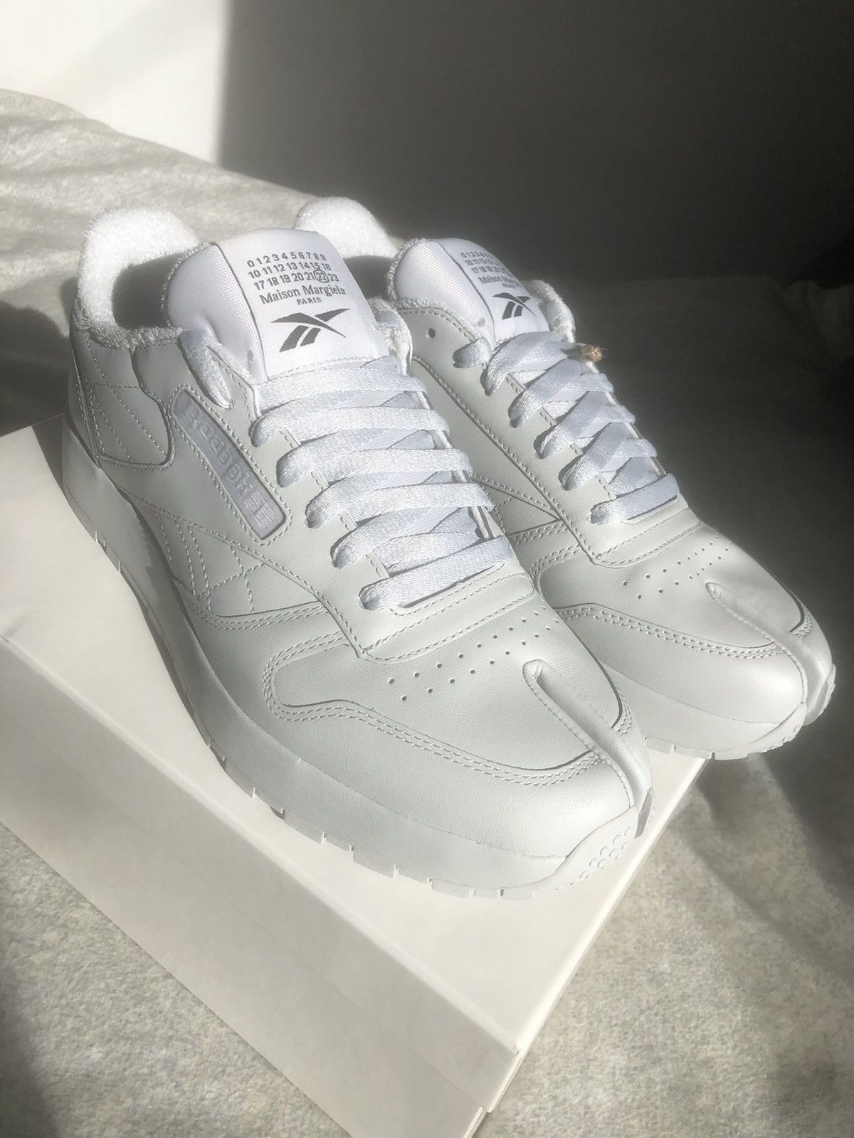 Maison Margiela × Reebok RARE🔥Maison Margiela x Reebok Classic Leather Tabi Grey 0 CL Size US 9.5 / EU 42-43 - 2 Thumbnail