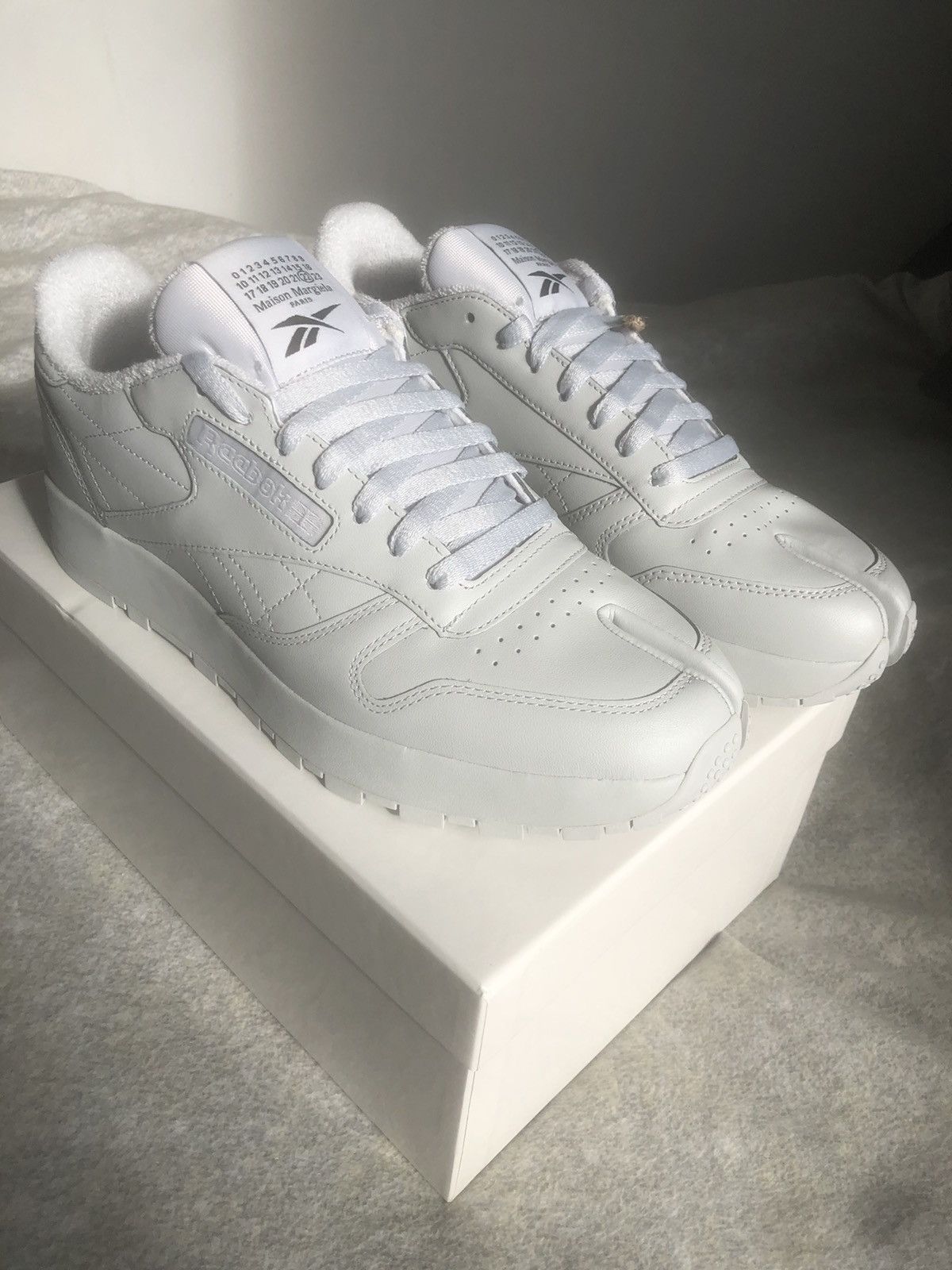 Maison Margiela × Reebok RARE🔥Maison Margiela x Reebok Classic Leather Tabi Grey 0 CL Size US 9.5 / EU 42-43 - 5 Thumbnail