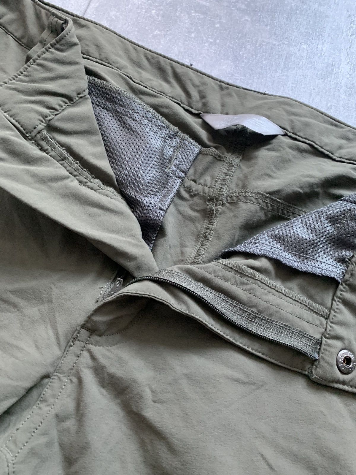 The North Face × Vintage The North Face nylon transformer cargo khaki pants Size US 36 / EU 52 - 6 Thumbnail