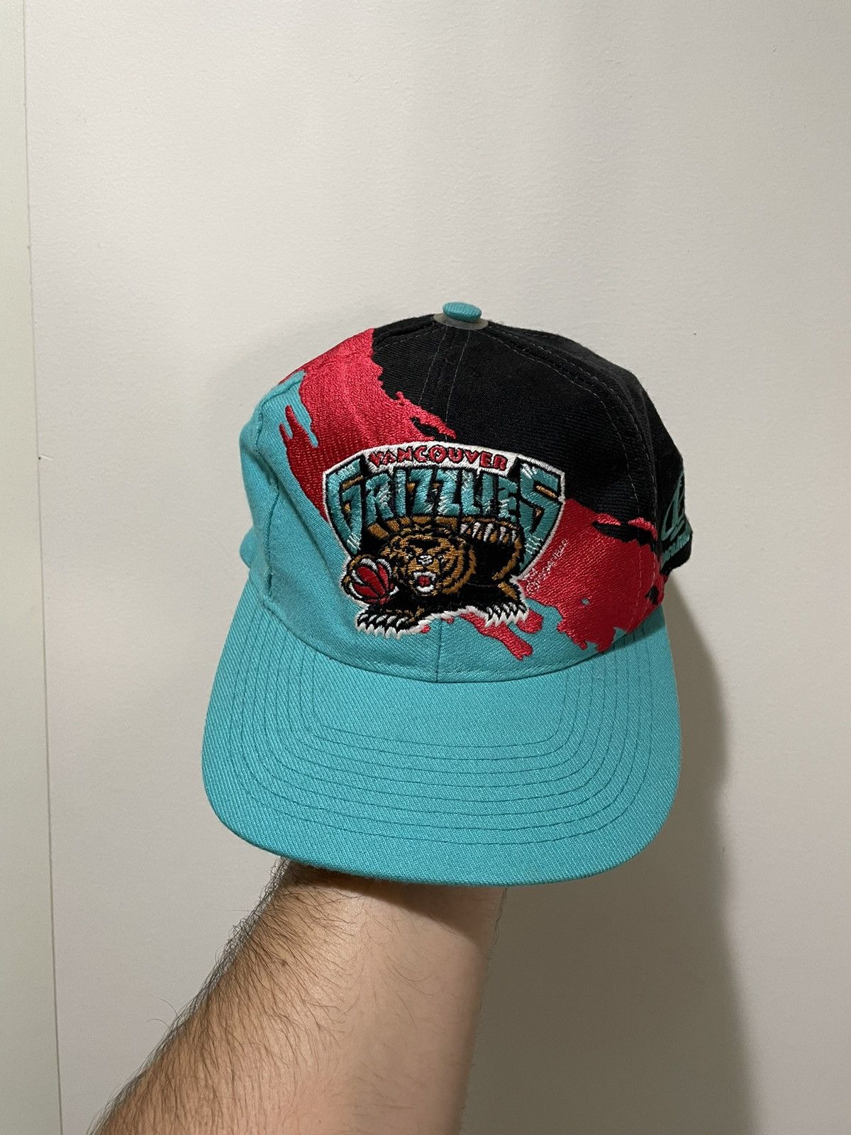 Vintage 90s Vancouver grizzlies splash logo athletic SnapBack hat