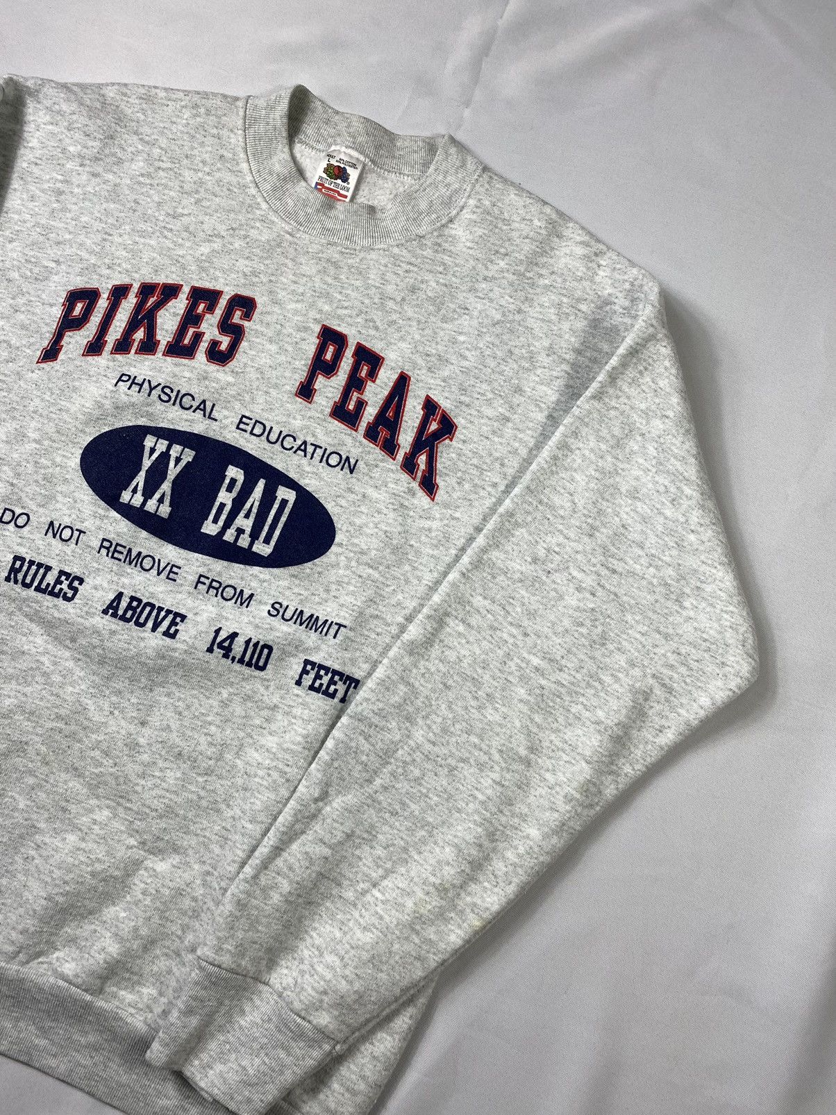Fruit Of The Loom × Vintage Vintage Pikes Peak Phisical Education Sweatshirt Made in USA Size US L / EU 52-54 / 3 - 1 Thumbnail