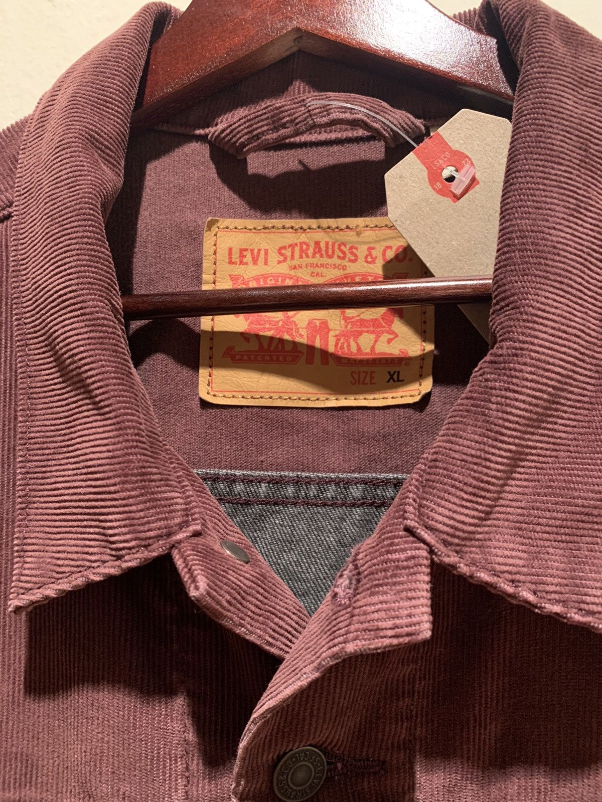 Levi's × Levi's Vintage Clothing *RARE* New Levi’s Red Corduroy Black Denim Jacket - XL Size US XL / EU 56 / 4 - 5 Thumbnail