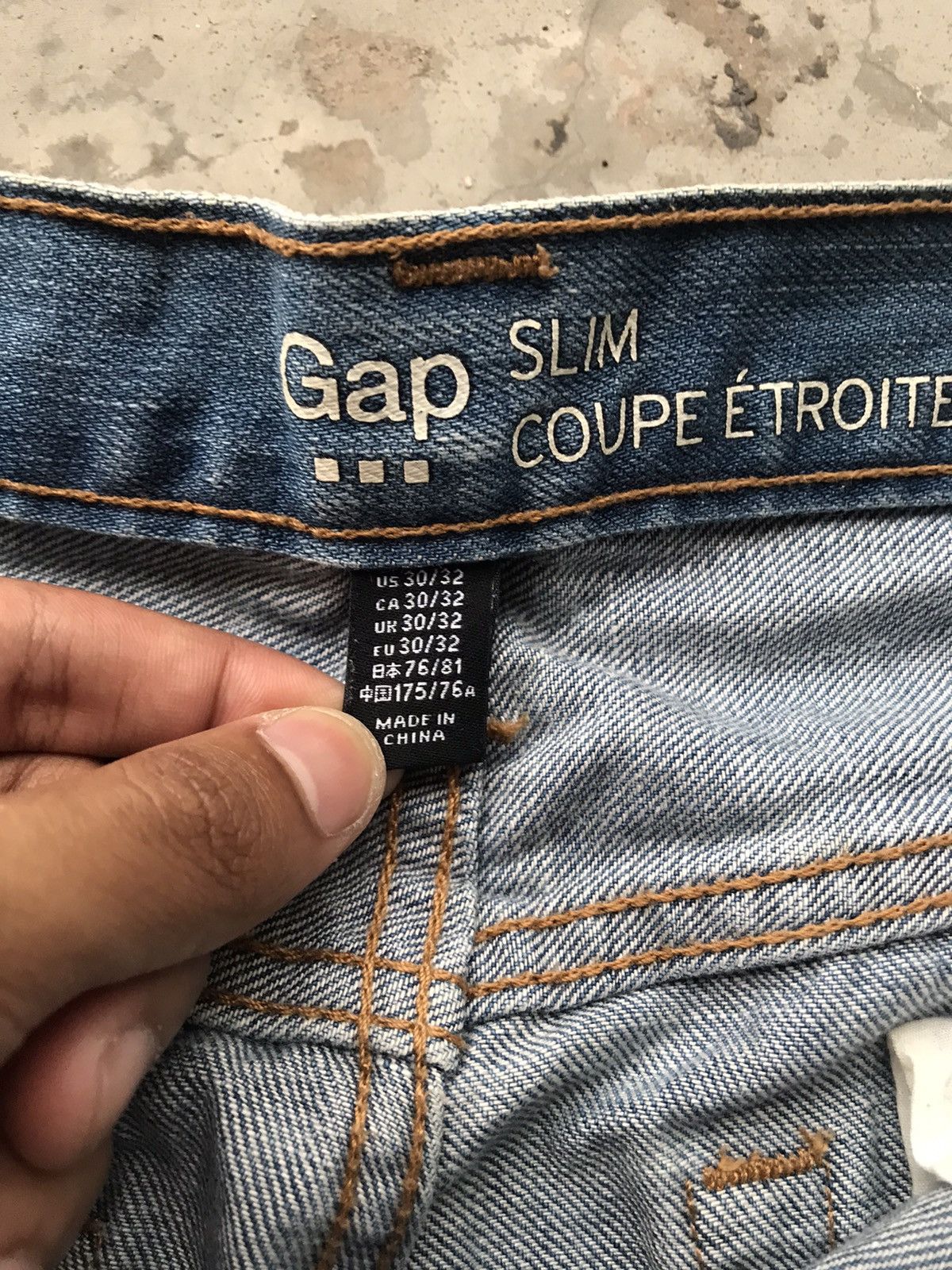 Gap LIGHT WASH GAP SLIM FIT DISTRESSED DENIM JEANS W31 Size US 31 - 4 Thumbnail