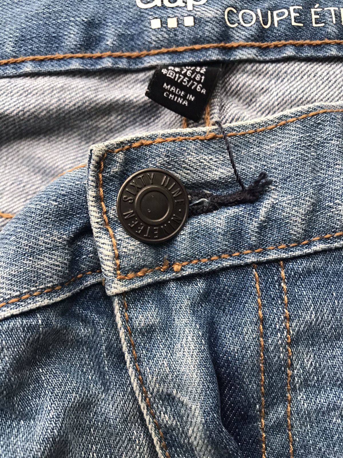 Gap LIGHT WASH GAP SLIM FIT DISTRESSED DENIM JEANS W31 Size US 31 - 3 Thumbnail