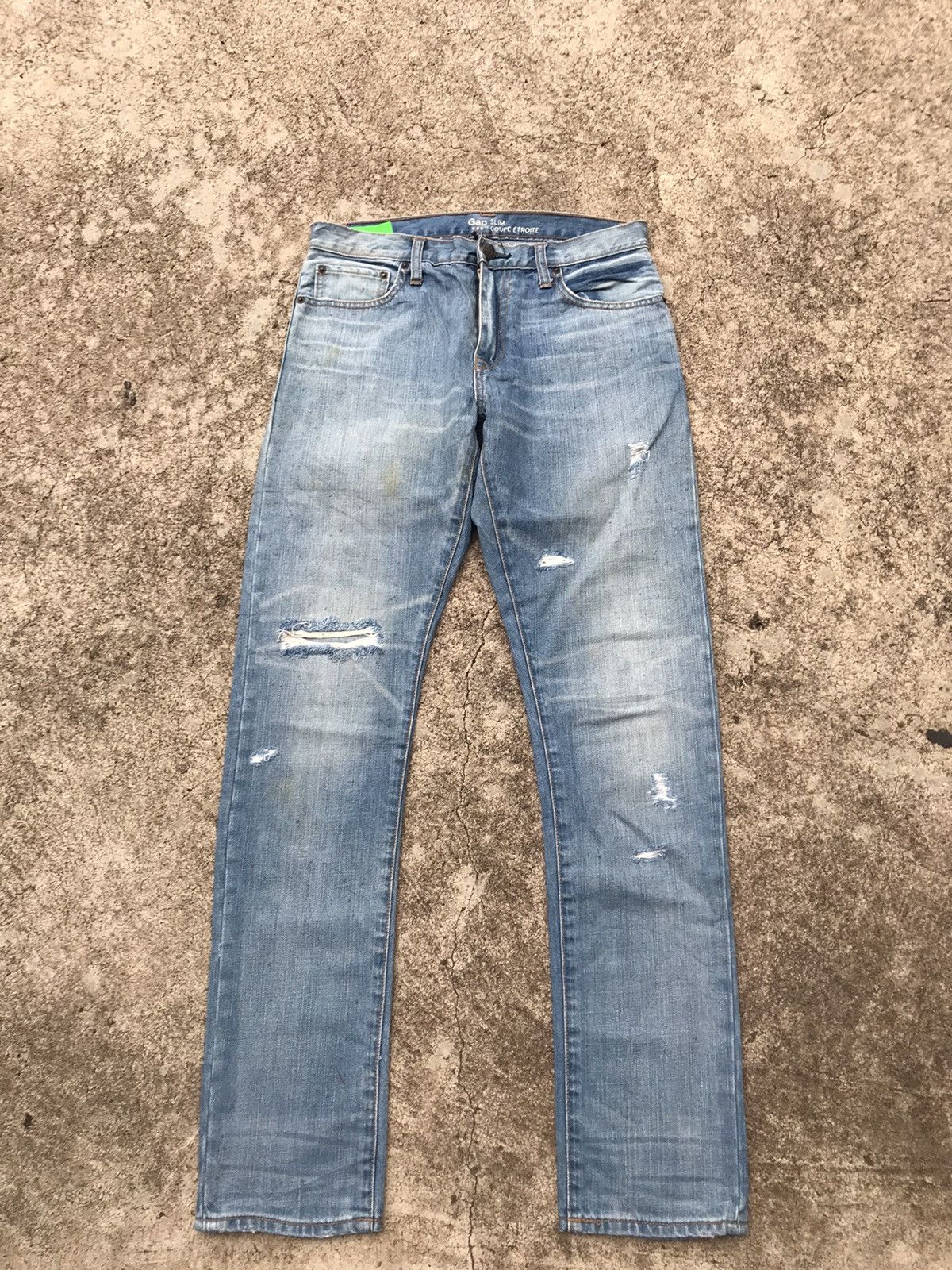LIGHT WASH GAP SLIM FIT DISTRESSED DENIM JEANS W31