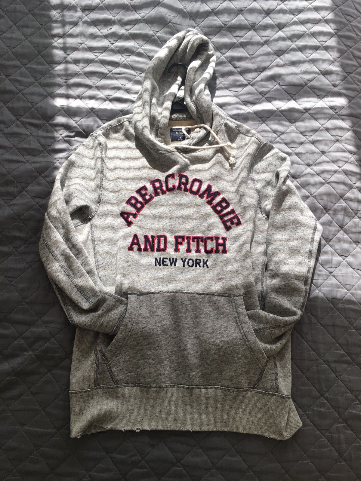 Abercrombie & Fitch Abercrombie & Fitch Vintage Gray Navy Appliqué Logo ...