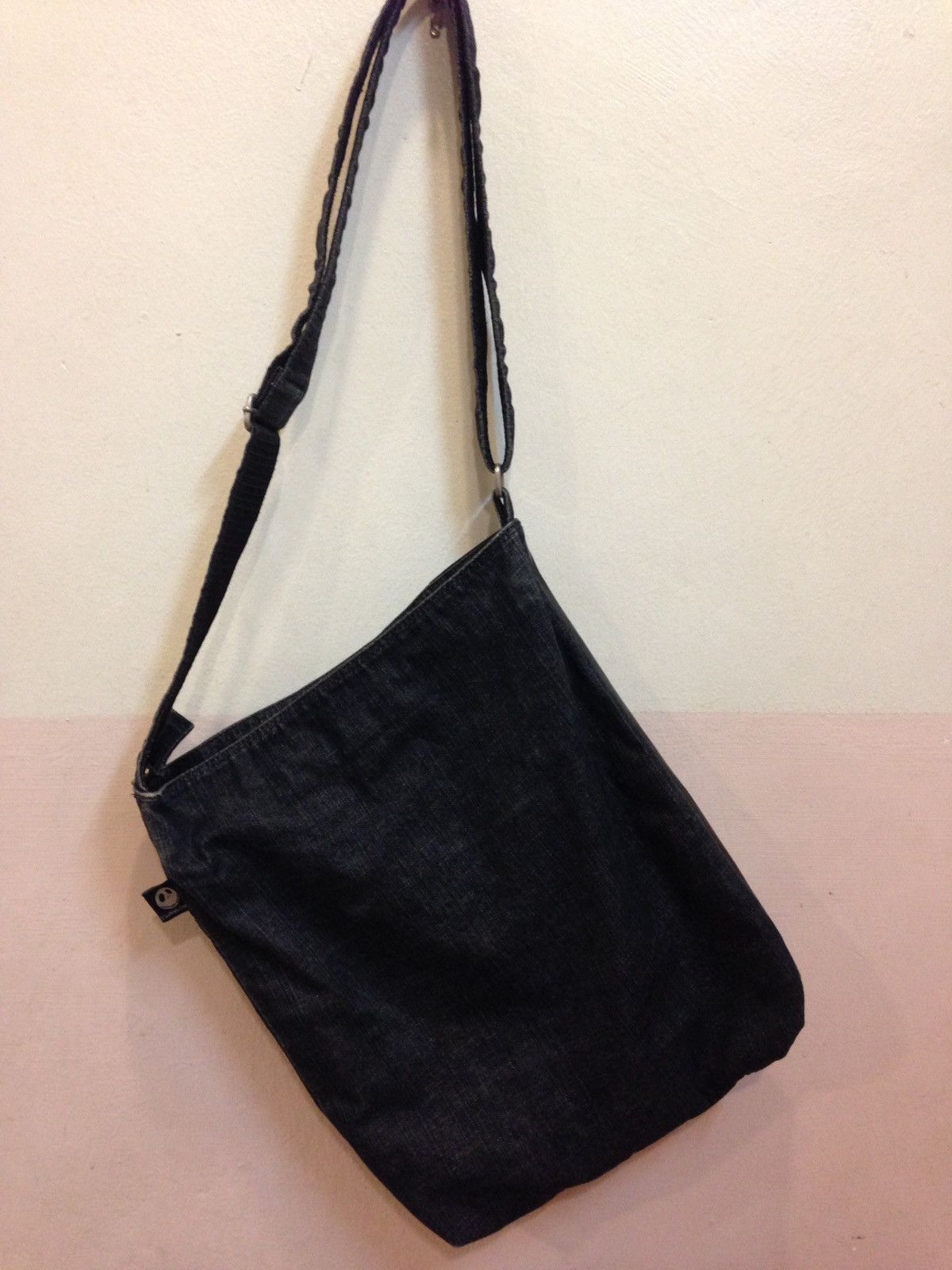 Designer The Nightmare Before Christmas Sling Bag Denim Size ONE SIZE - 3 Thumbnail