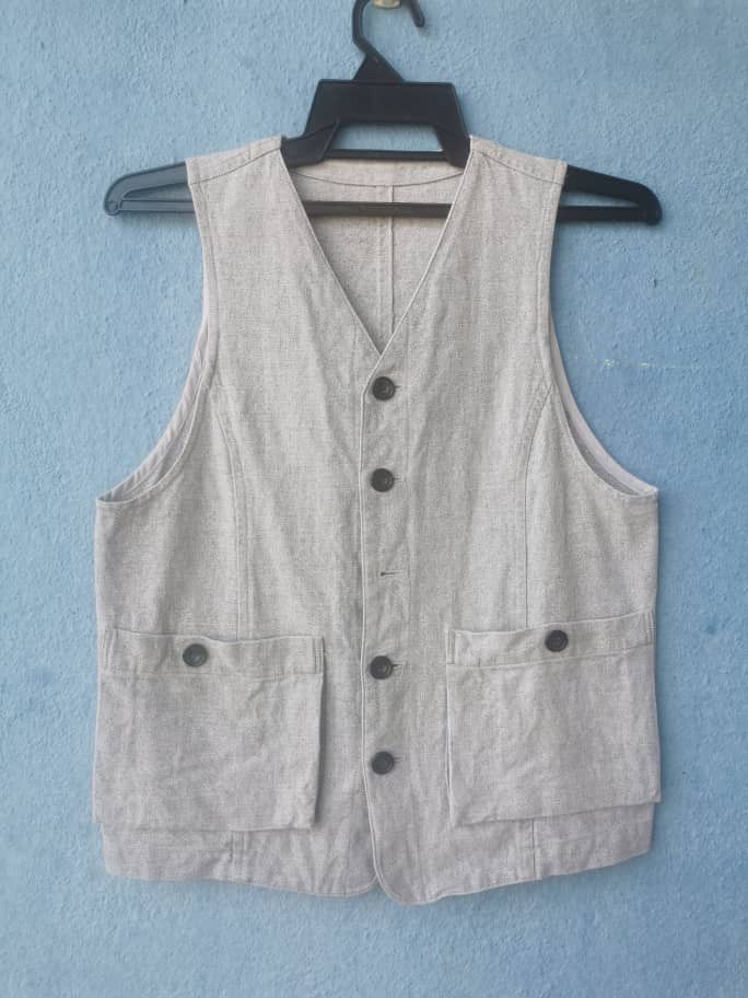 IS Vest