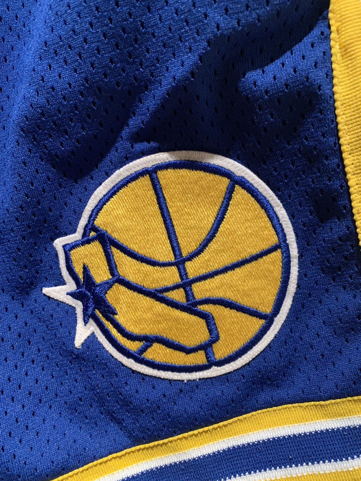 Champion *RARE Vintage Champion Golden State Warriors Official Shorts Size US 30 / EU 46 - 3 Thumbnail