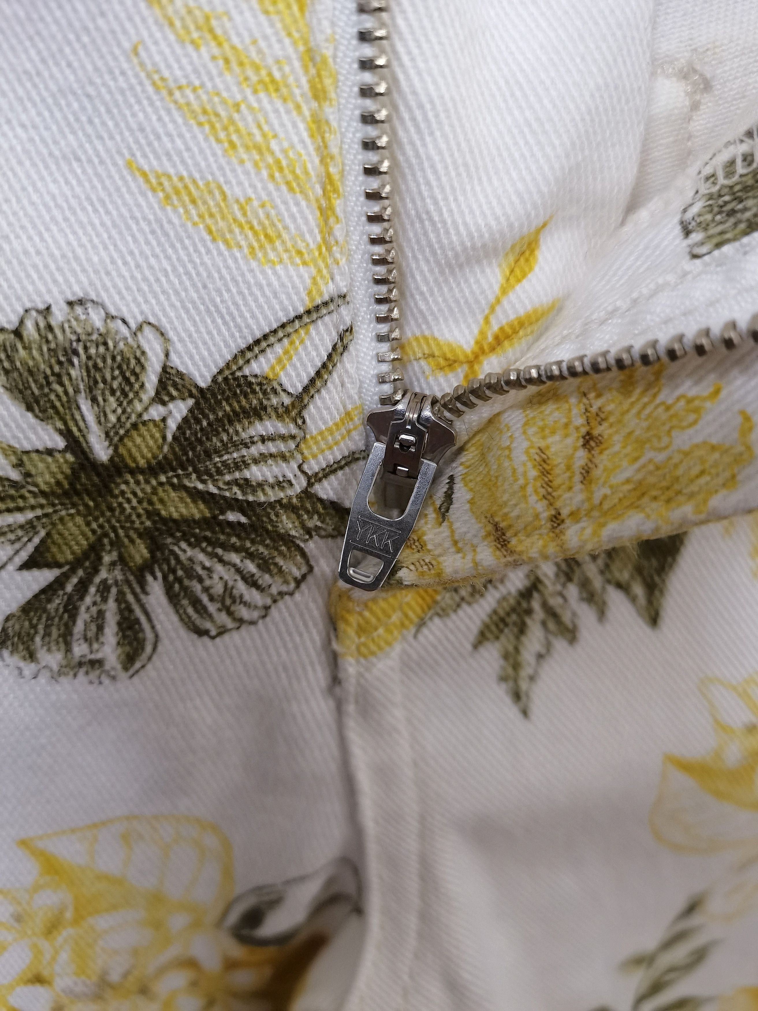 Art Comes First TOMORROWLAND Made in Japan Fullprint Floral Skinny Jeans Size US 31 - 9 Thumbnail