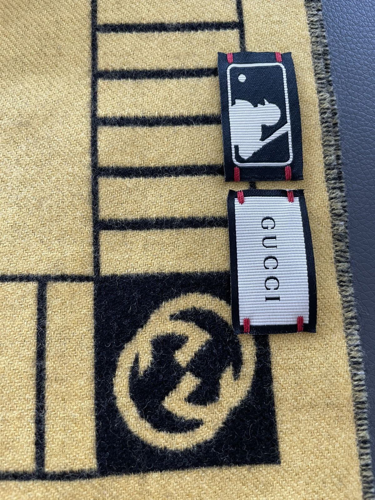 Gucci × MLB Super Limited Gucci x Pittsburgh Pirates Runway Scarf NEW Size ONE SIZE - 15 Thumbnail