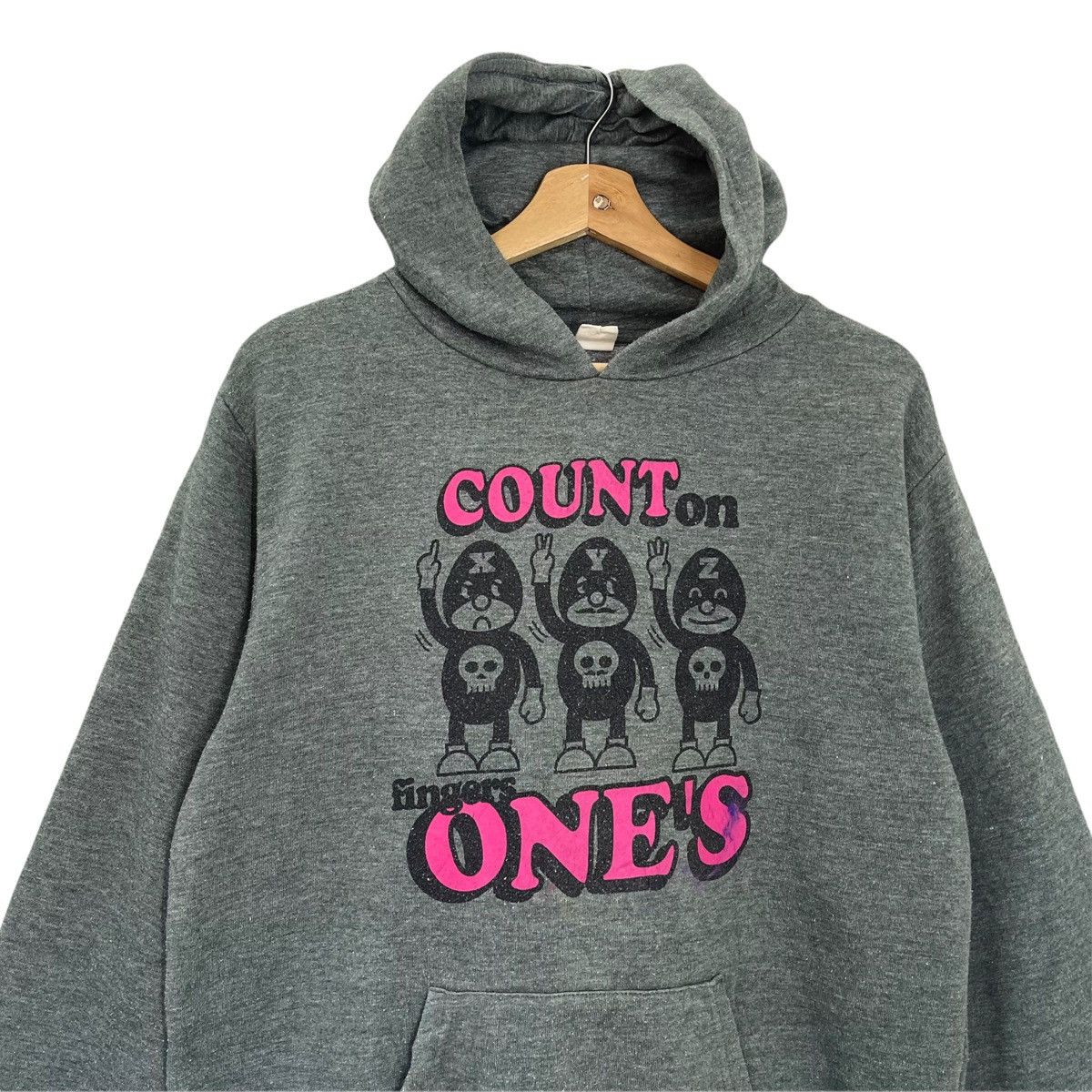 Anime Vintage Count on Finger One's Big Logo Hoodie Size M Size US M / EU 48-50 / 2 - 4 Thumbnail