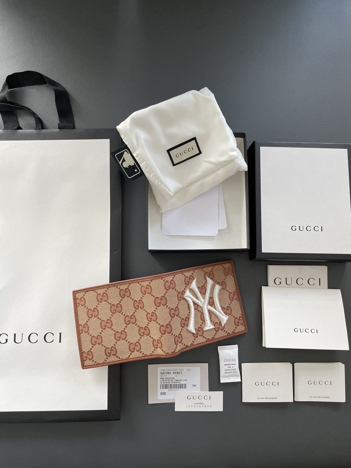 Gucci × New York Yankees Super Rare Runway Gucci x Yankees Logo Wallet Size ONE SIZE - 15 Thumbnail
