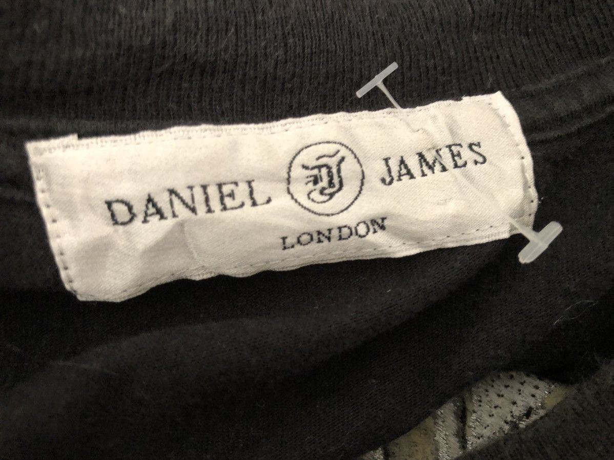 Vintage Vintage 90s Daniel James London Faded Black t shirt Size US L / EU 52-54 / 3 - 9 Thumbnail