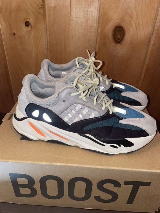 Grailed hot sale yeezy 700