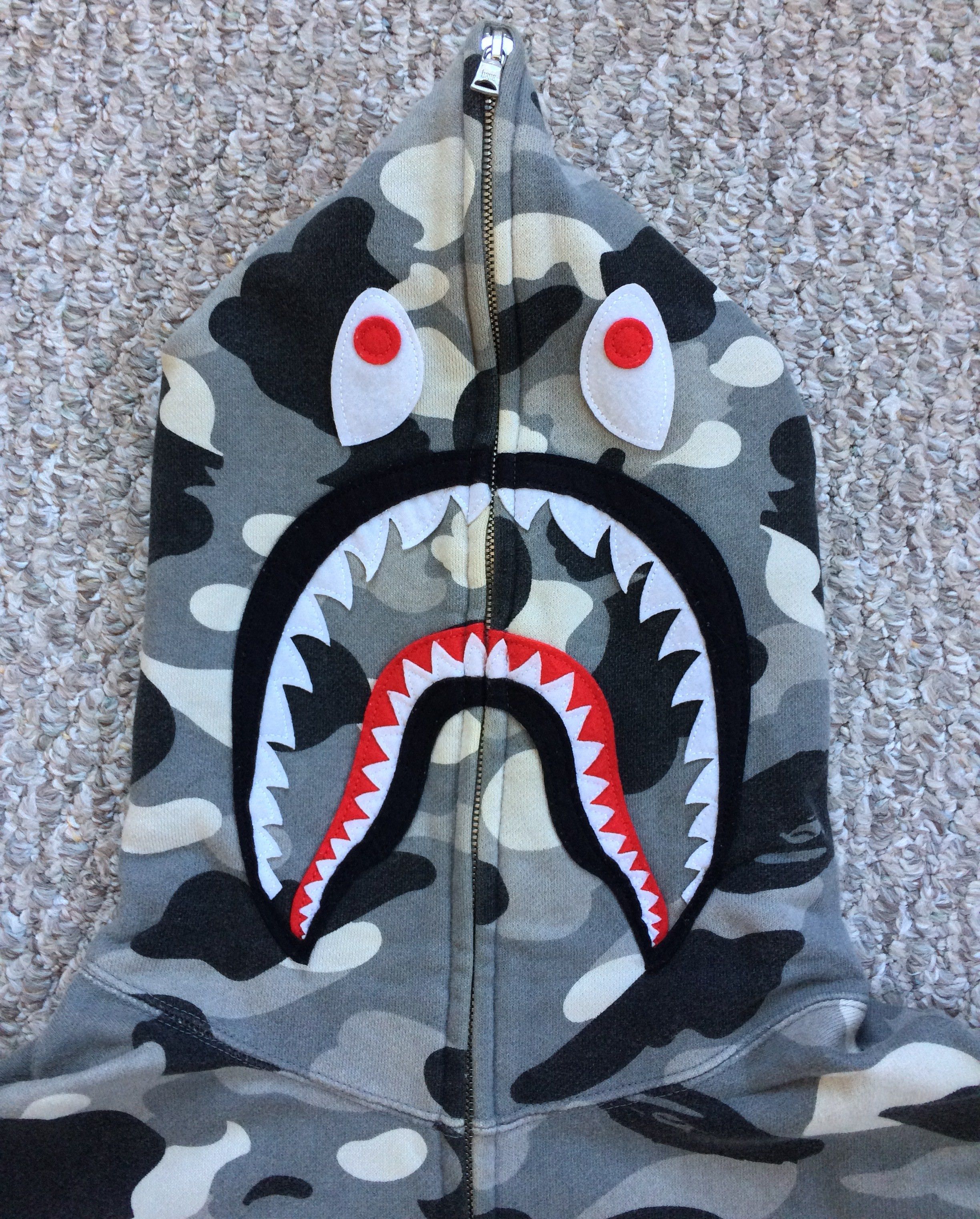 Bape F/W 2006 Bathing Ape Snow Camo Shark Hoodie Size US L / EU 52-54 / 3 - 2 Thumbnail