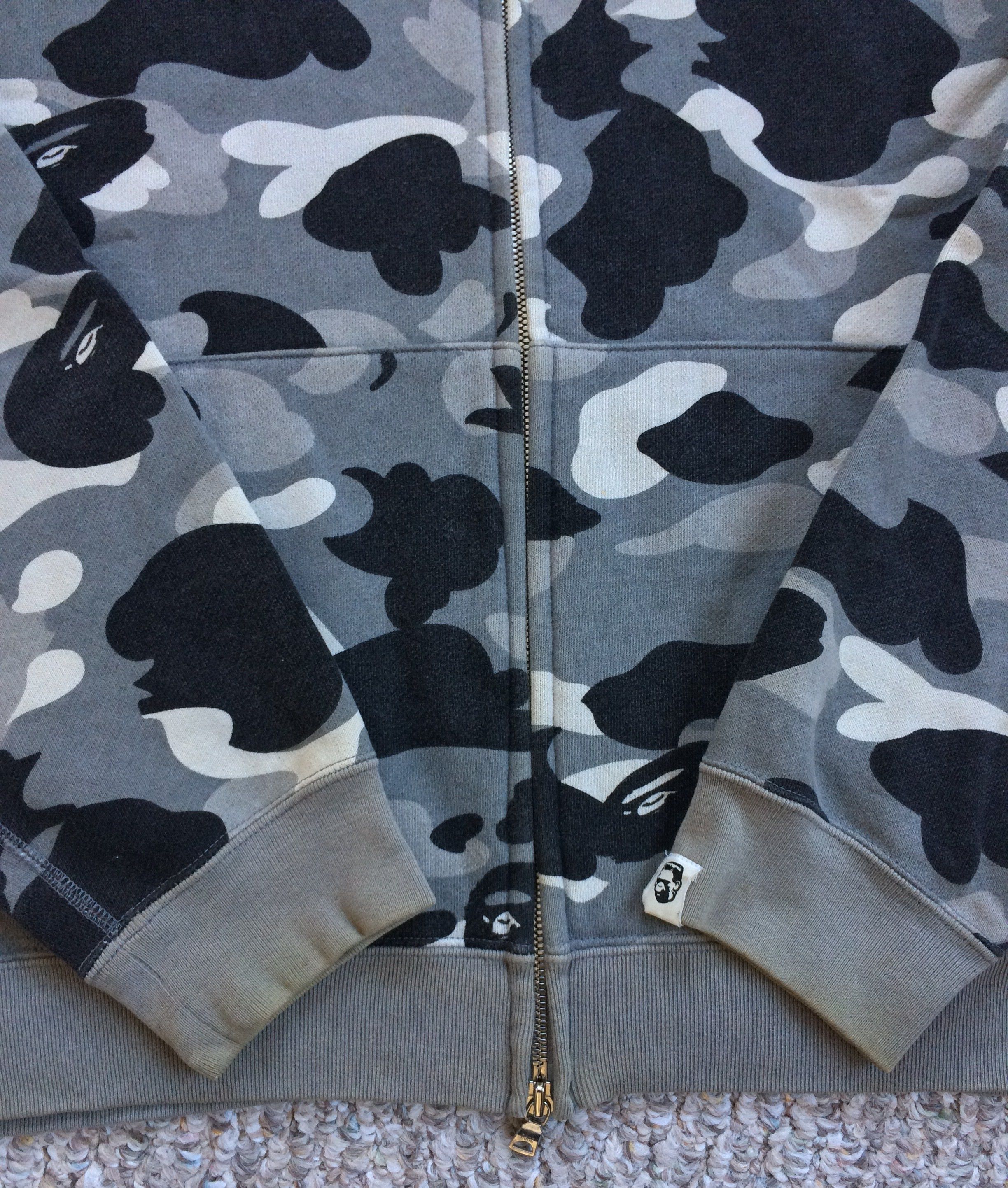Bape F/W 2006 Bathing Ape Snow Camo Shark Hoodie Size US L / EU 52-54 / 3 - 5 Thumbnail