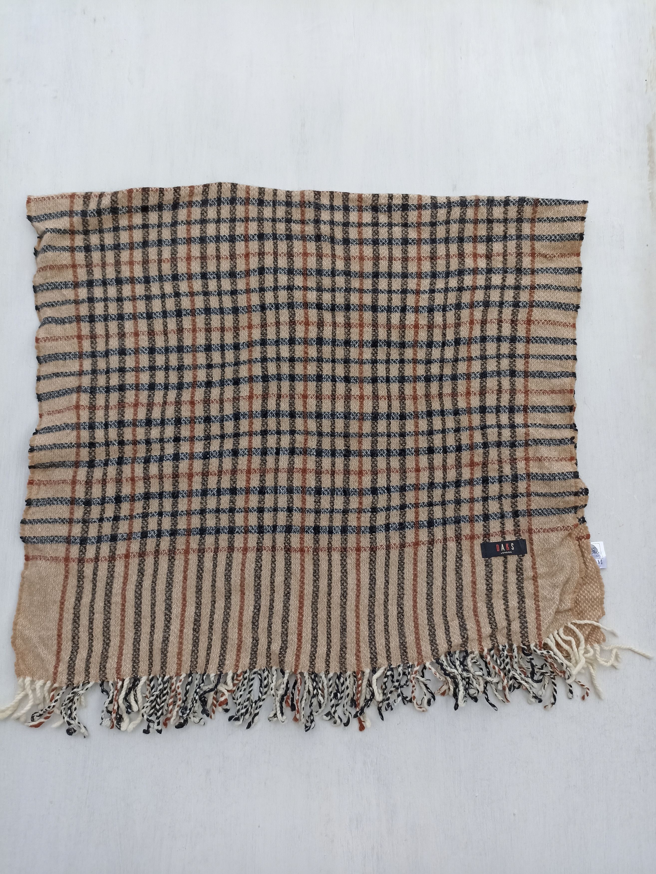 Daks london muffler classic design