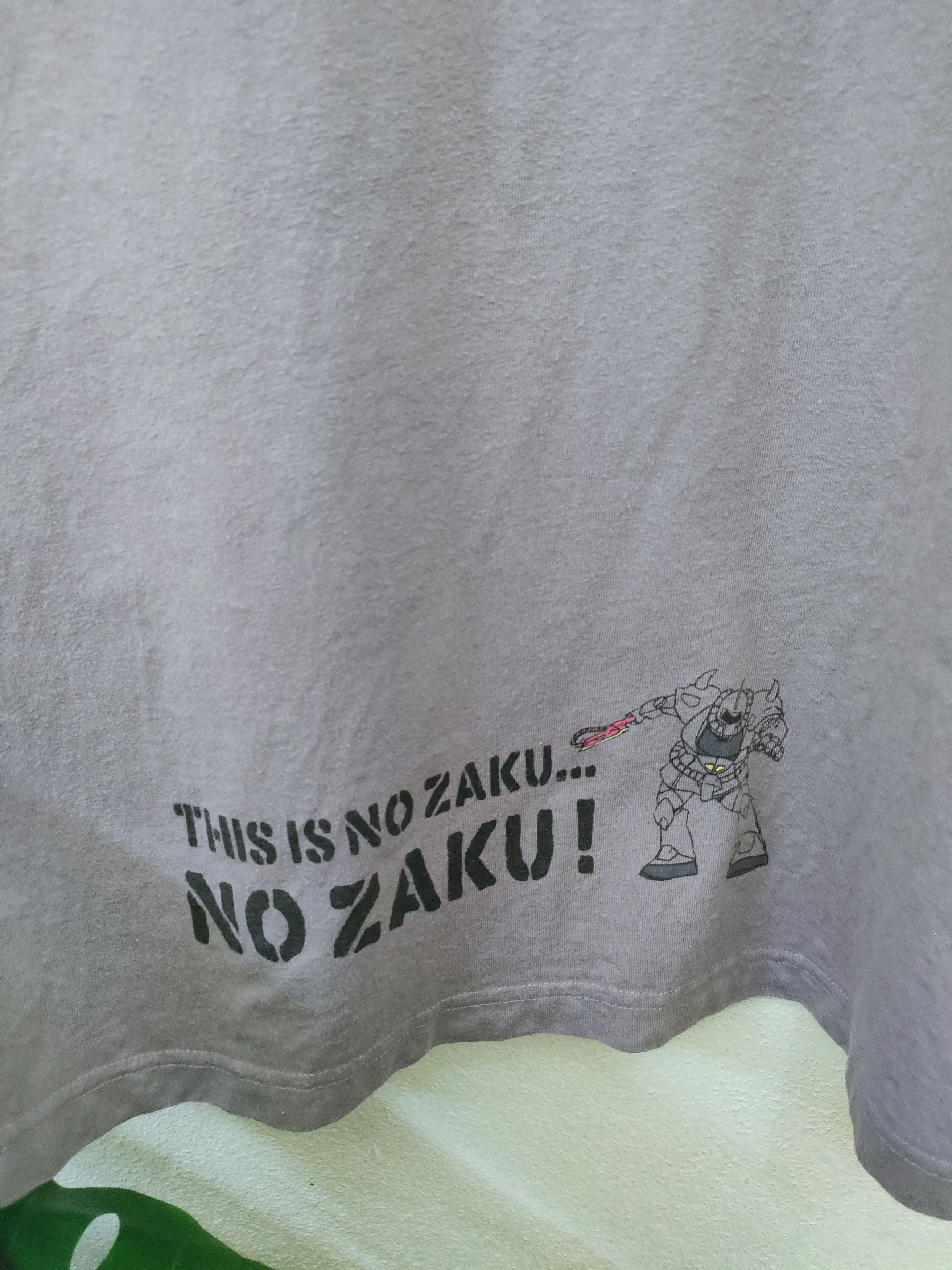 Cartoon Network × Uniqlo Gundam x Uniqlo T-shirt Size US XL / EU 56 / 4 - 3 Thumbnail