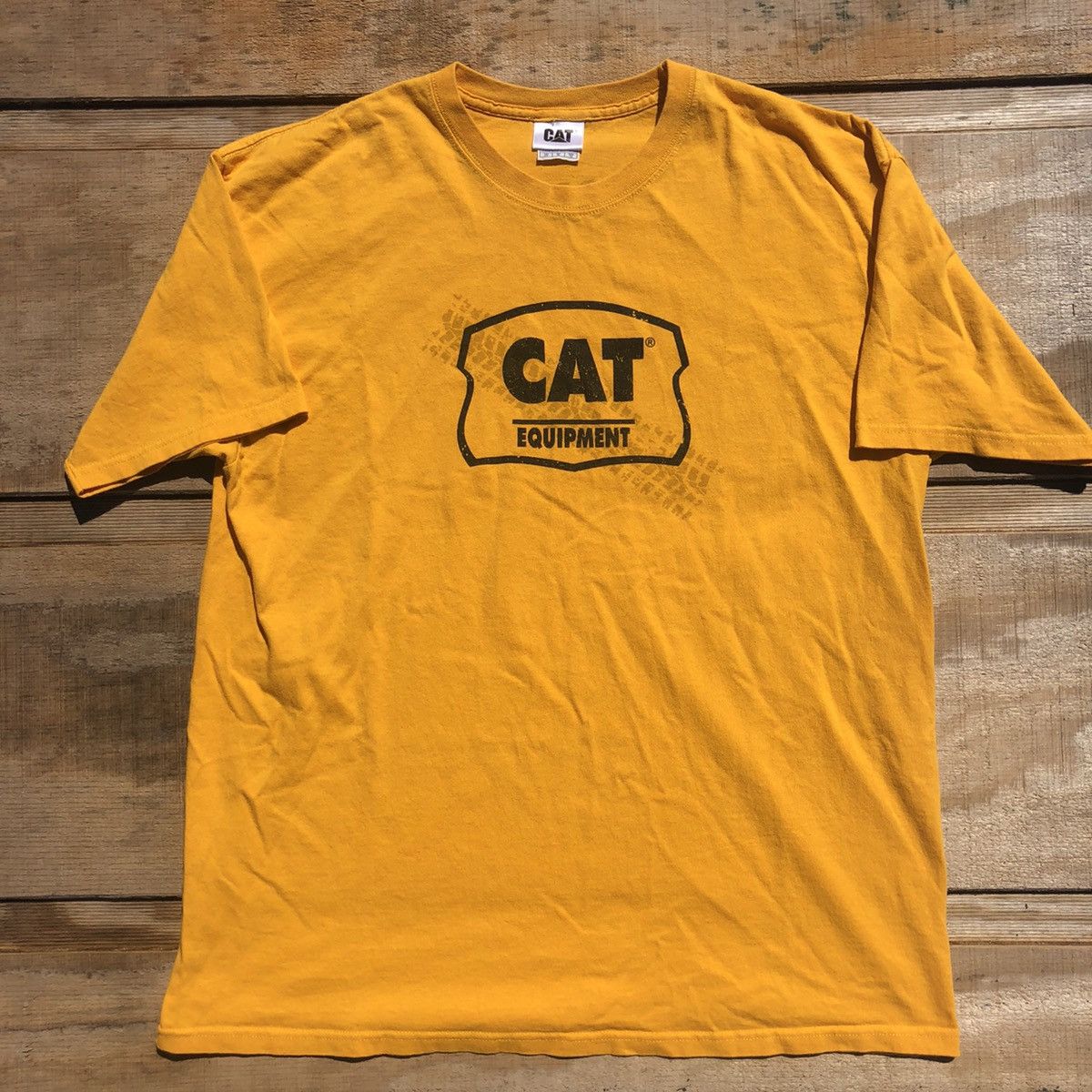 Caterpillar × Vintage Vintage CAT Equipment Logo Tee XL | Grailed