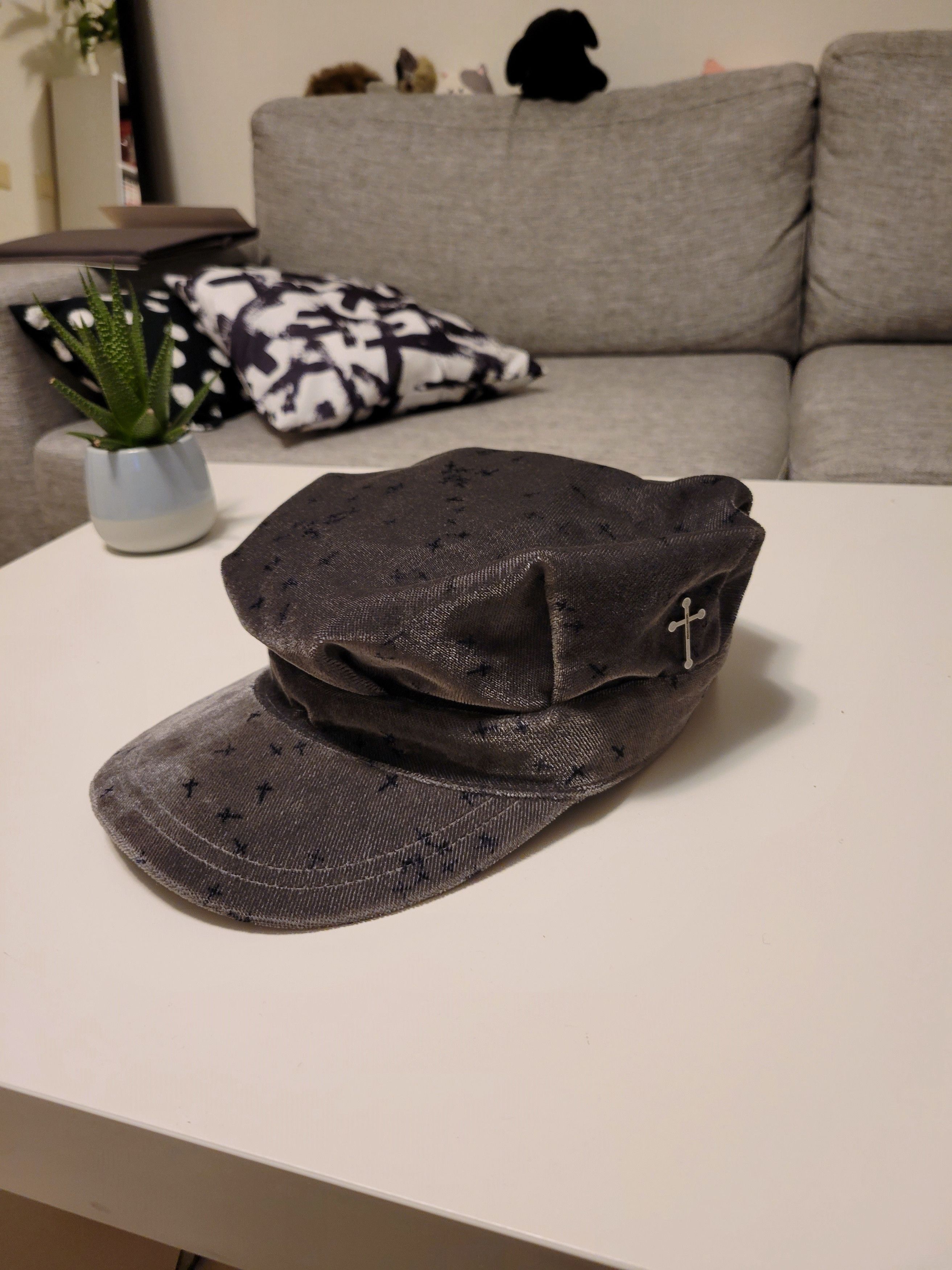 Undercover AW02 Velour cross pattern hat | Grailed
