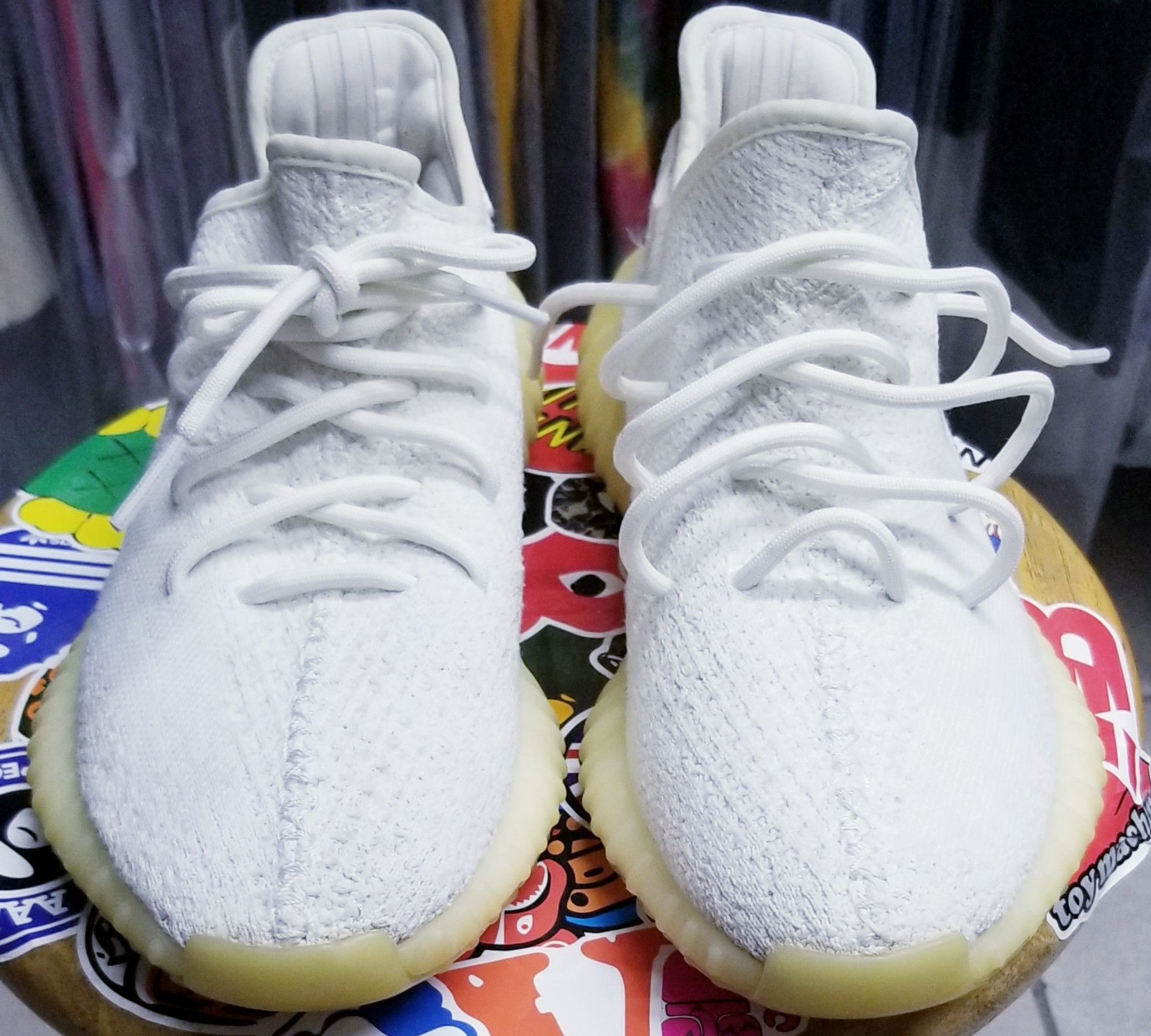 Adidas × Kanye West Adidas Yeezy Boost 350 V2 Cream Triple White Size US 9.5 / EU 42-43 - 3 Thumbnail