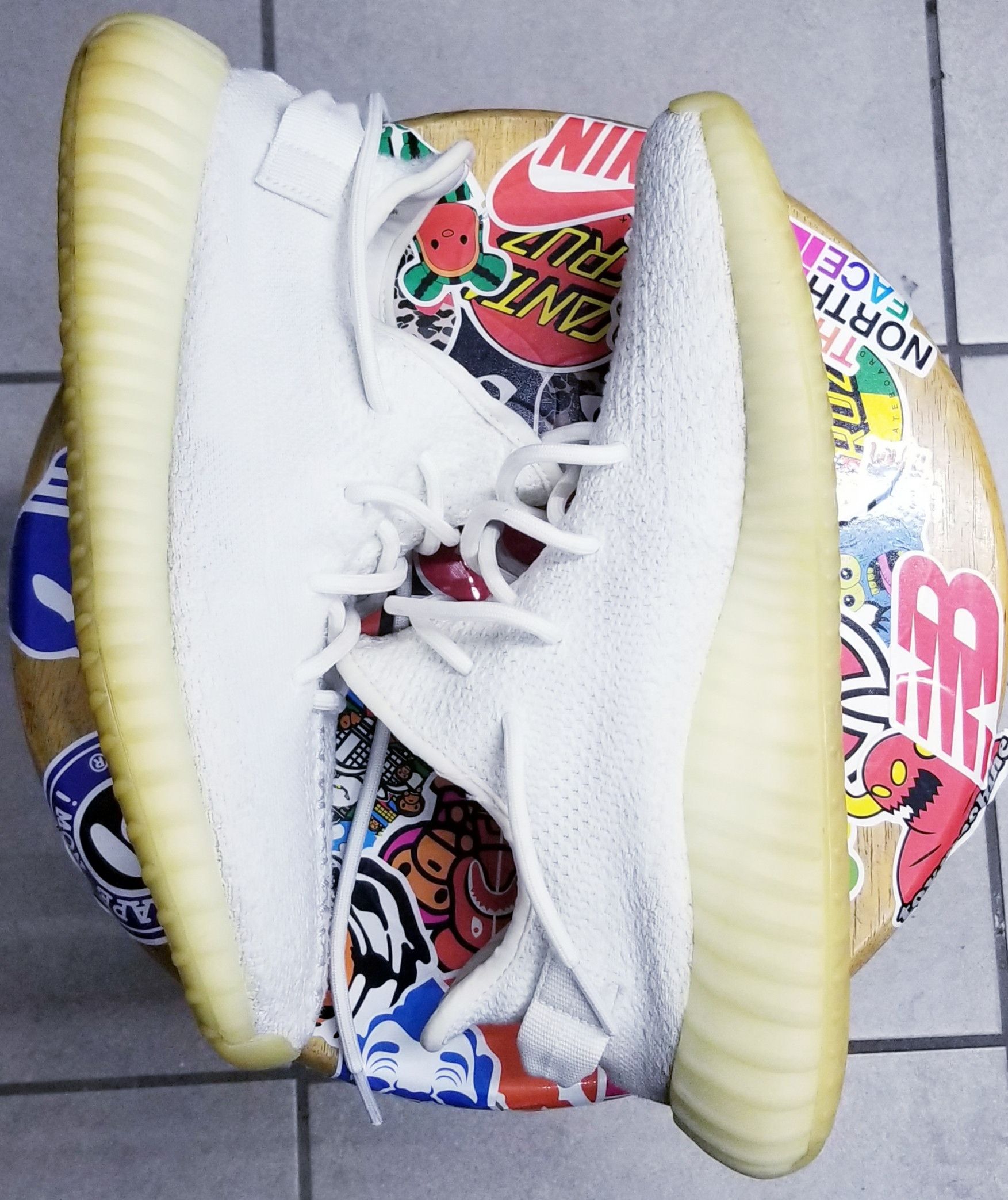 Adidas × Kanye West Adidas Yeezy Boost 350 V2 Cream Triple White Size US 9.5 / EU 42-43 - 2 Thumbnail