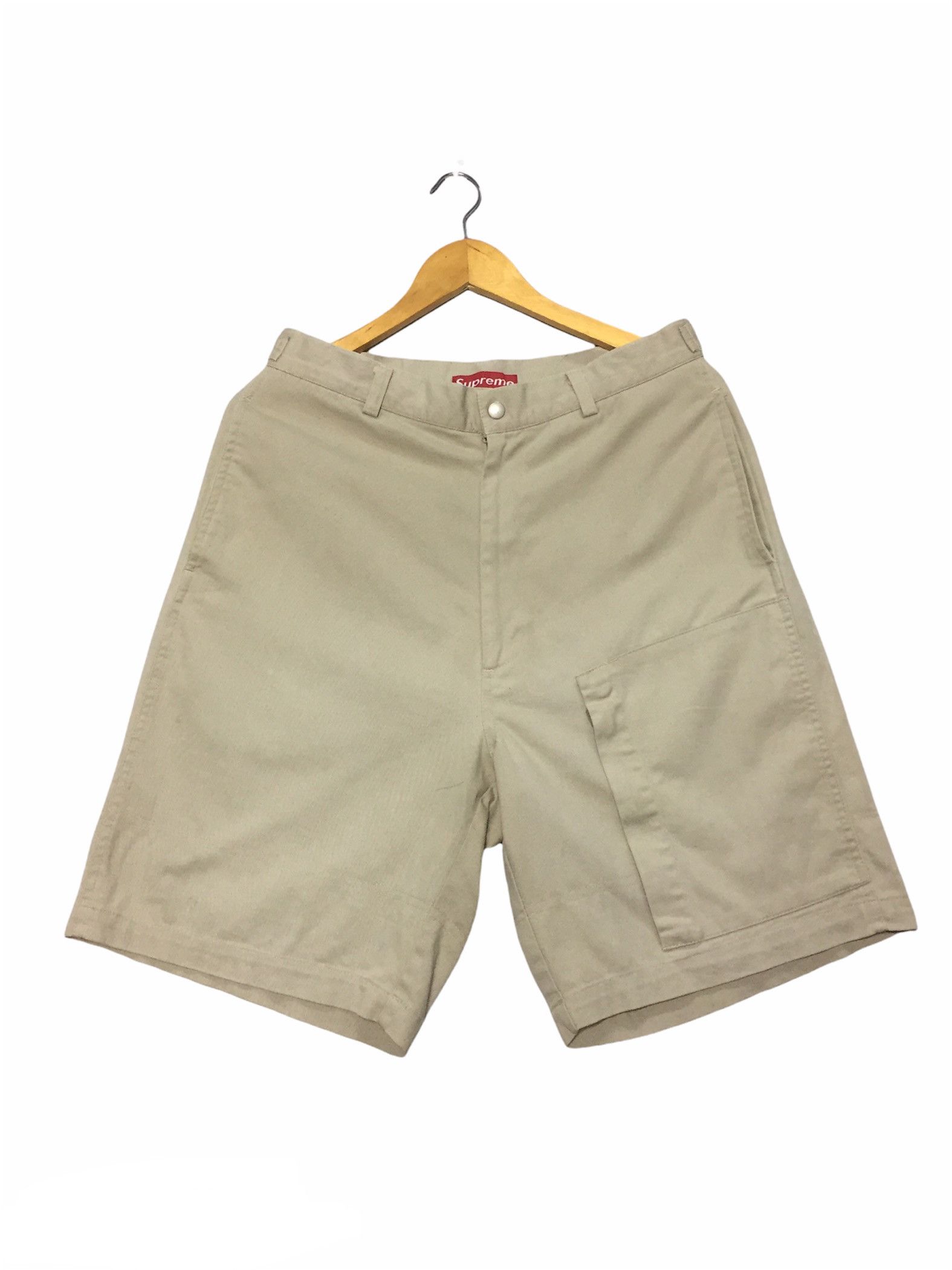 Supreme Supreme short Size US 30 / EU 46 - 1 Thumbnail