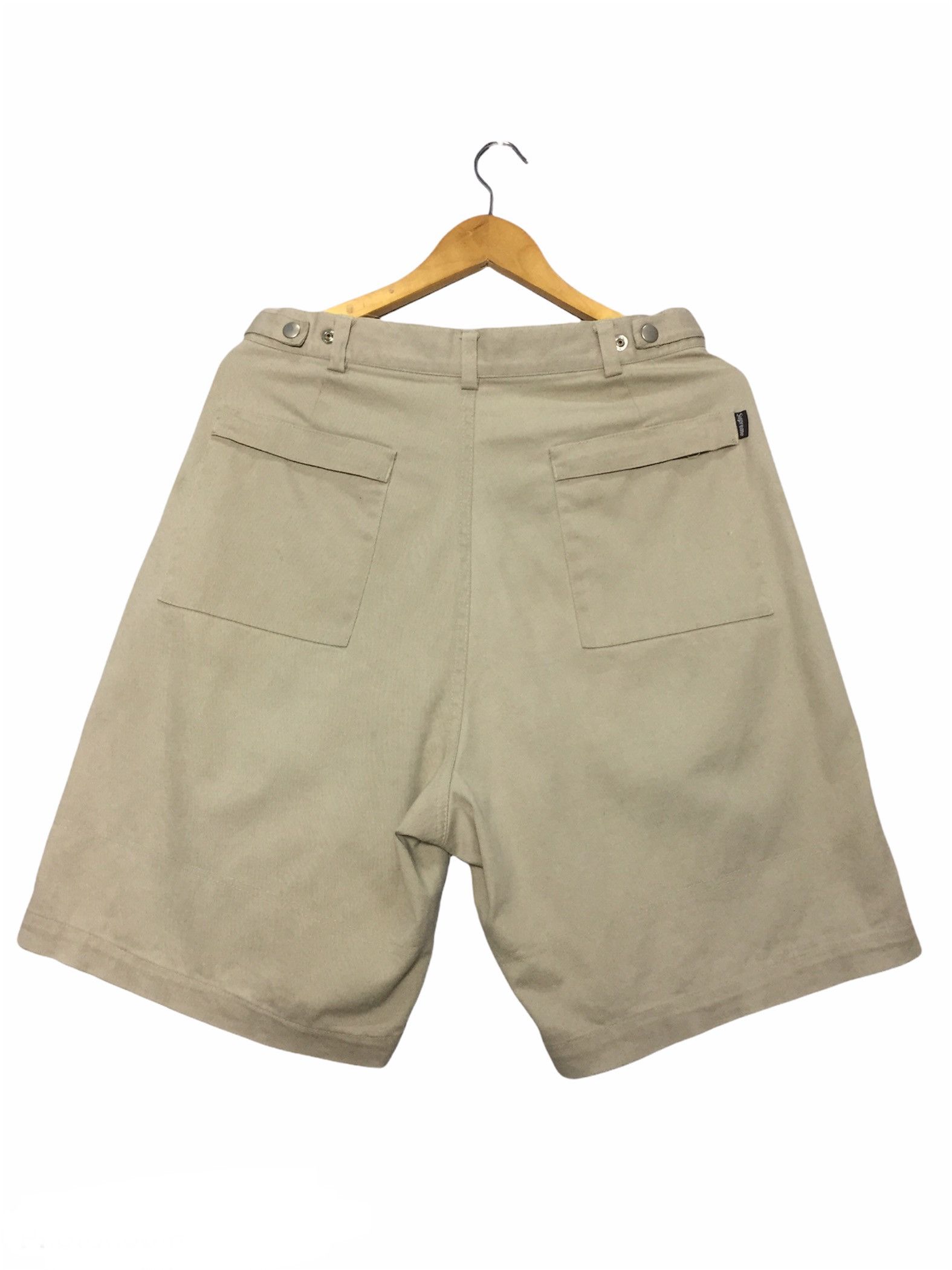 Supreme Supreme short Size US 30 / EU 46 - 2 Thumbnail
