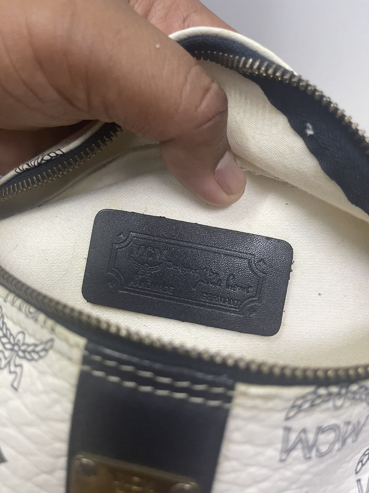 MCM AUTHENTIC 🔥 MCM Leather Pochbag and Crosbody Monogram Size ONE SIZE - 6 Thumbnail