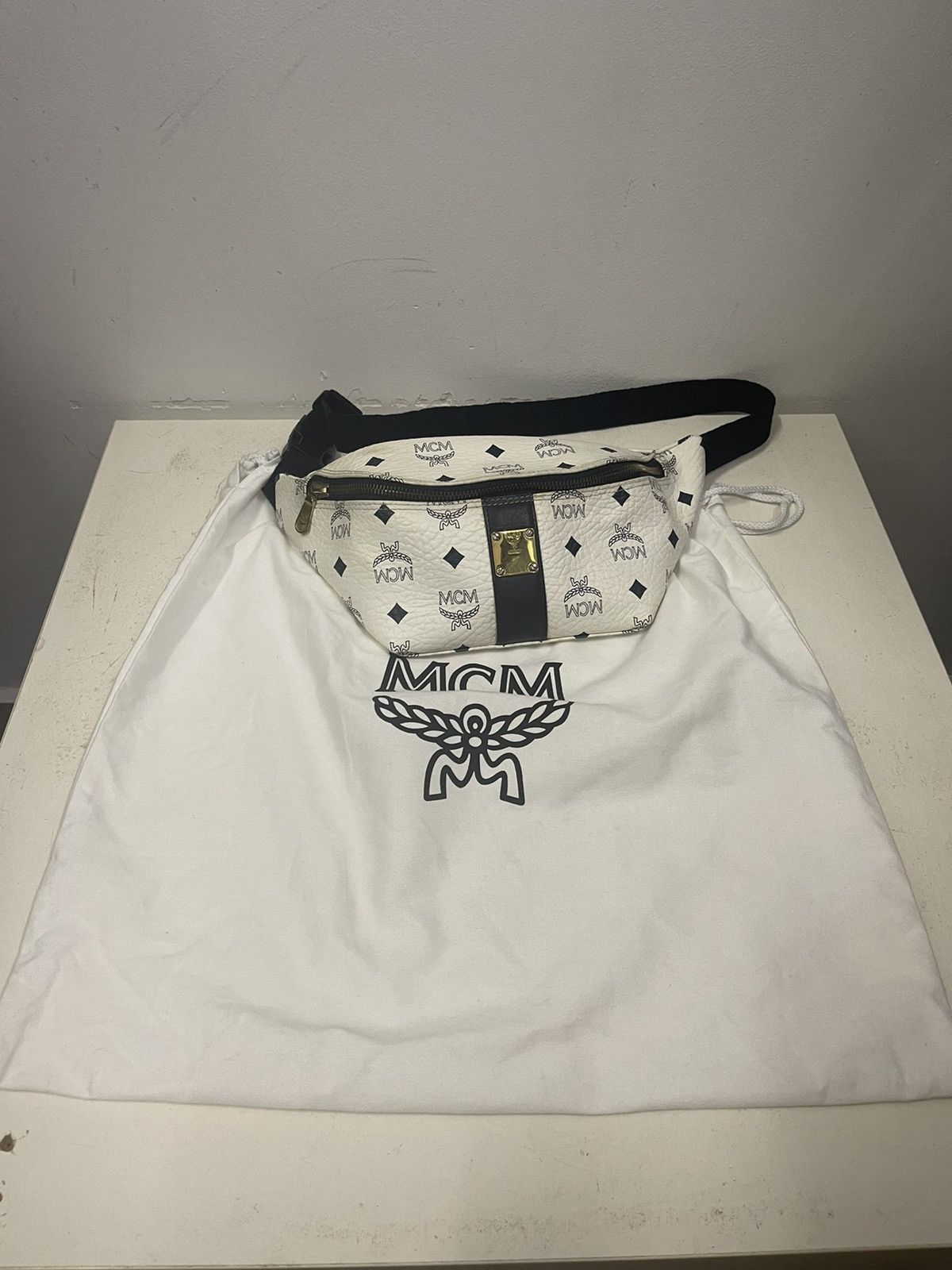 MCM AUTHENTIC 🔥 MCM Leather Pochbag and Crosbody Monogram Size ONE SIZE - 5 Thumbnail