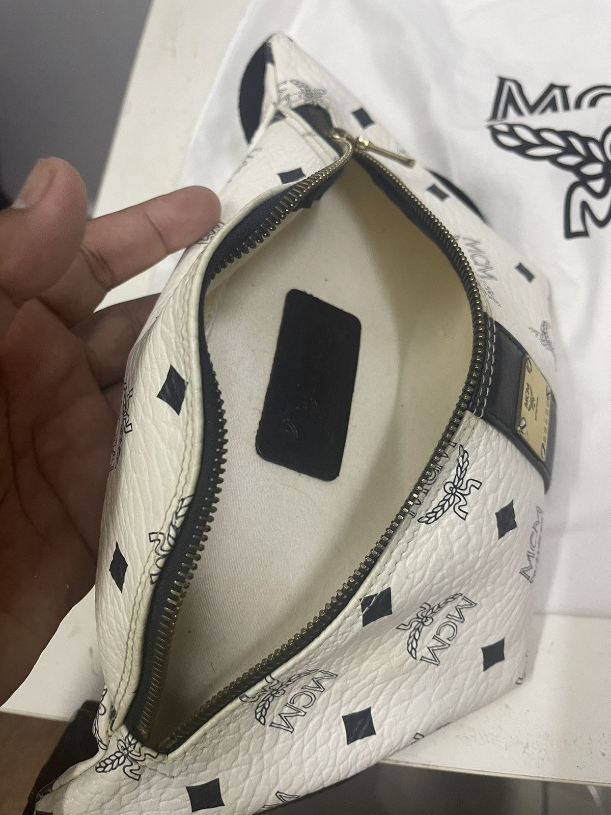 MCM AUTHENTIC 🔥 MCM Leather Pochbag and Crosbody Monogram Size ONE SIZE - 7 Thumbnail