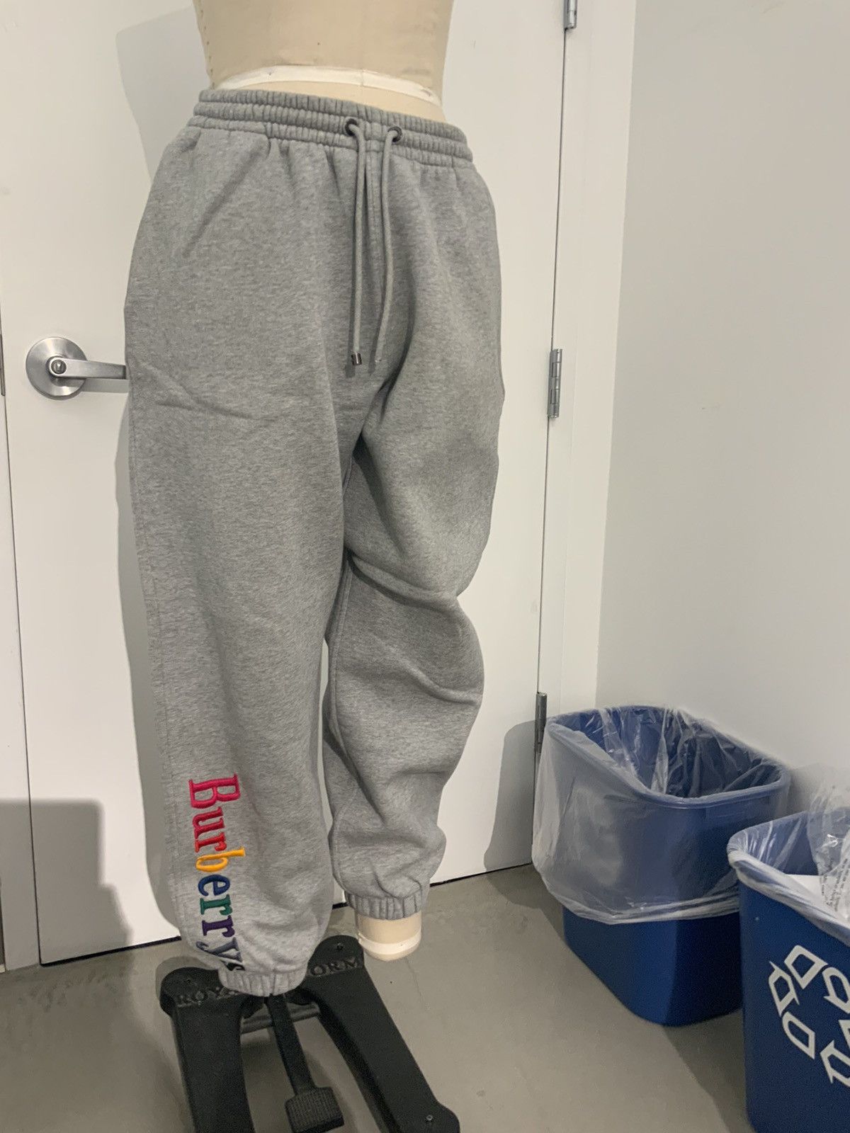 Burberry sweatpants rainbow grey hotsell