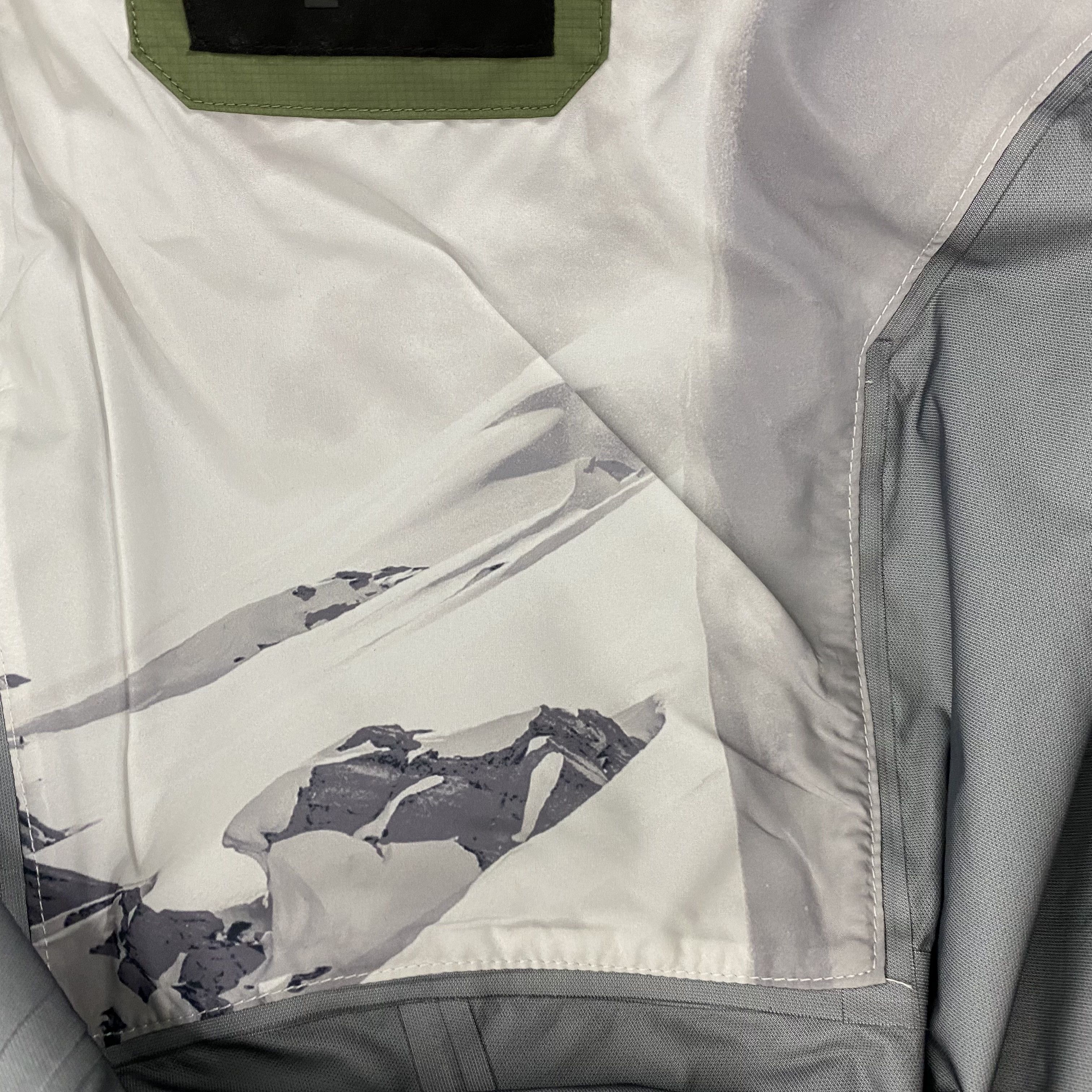 The North Face Urban Exploration 2019FW GTX Rain Jacket Rage Size US M / EU 48-50 / 2 - 14 Thumbnail