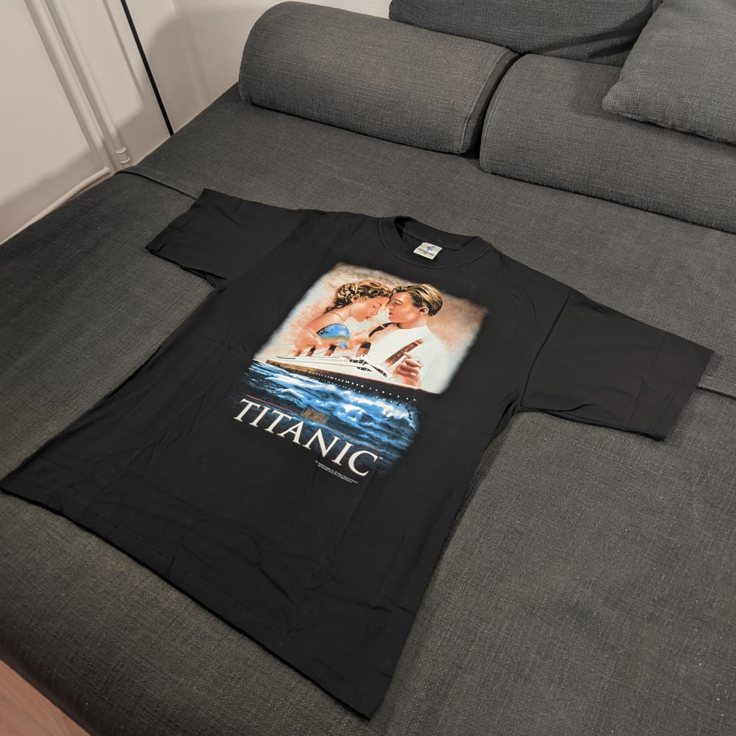Anime × Vintage 1998 James Cameron Titanic Leonardo DiCaprio Size US XL / EU 56 / 4 - 5 Thumbnail