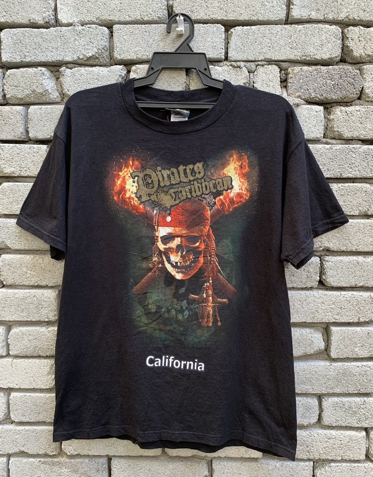 Disney Pirates Of The Caribbean Dead Man’s Chest California T Shirt Size US M / EU 48-50 / 2 - 2 Thumbnail