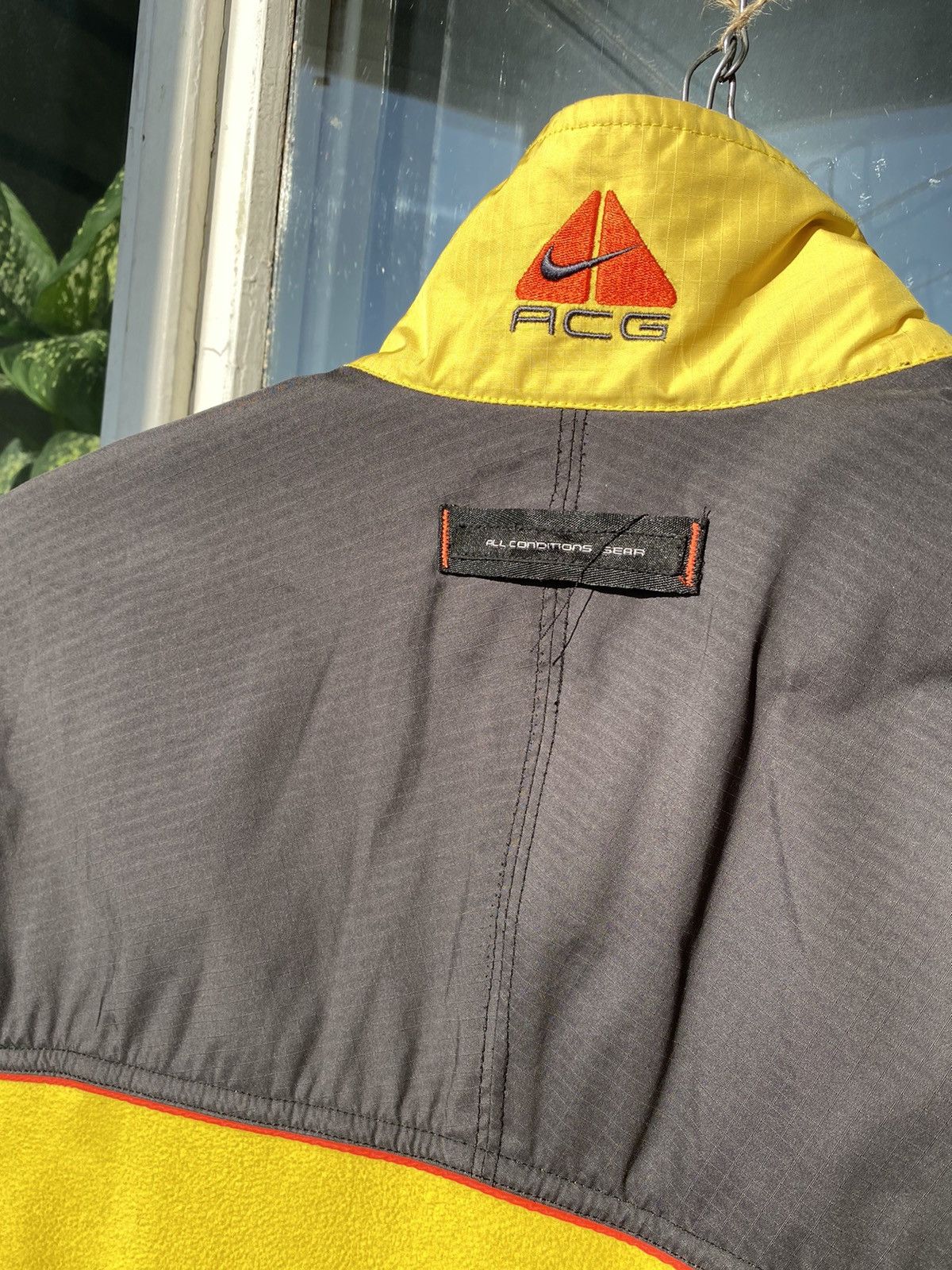 Nike ACG × Vintage Vintage Nike ACG vest *rare* Size US M / EU 48-50 / 2 - 8 Thumbnail