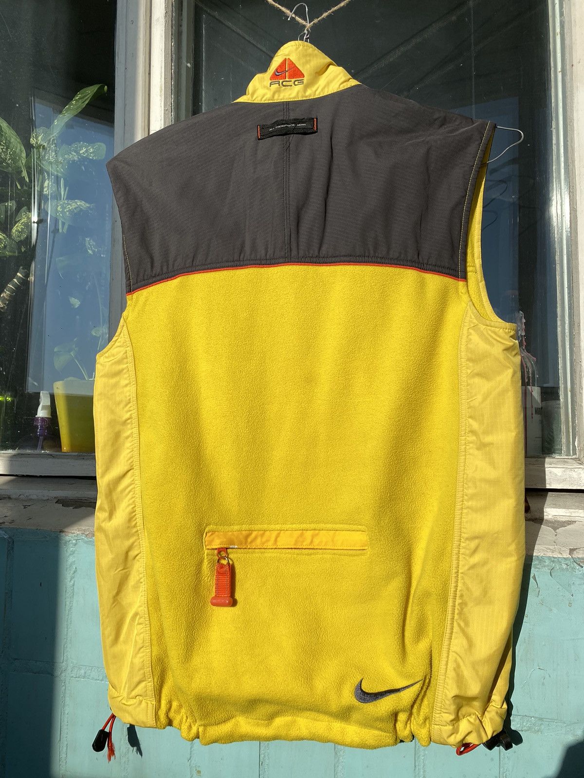 Nike ACG × Vintage Vintage Nike ACG vest *rare* Size US M / EU 48-50 / 2 - 2 Thumbnail
