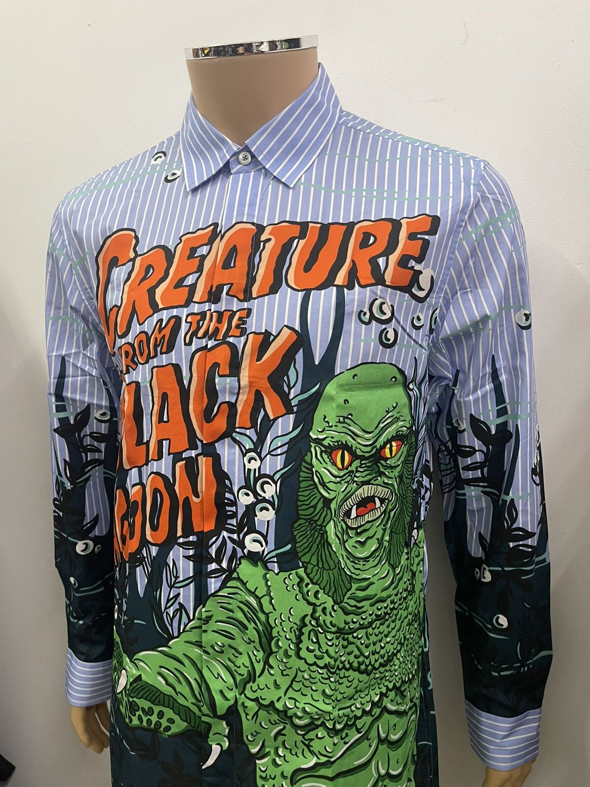 Moschino × Universal Studios AUTHENTIC 🔥 NWT Moschino Monster Black Lagoon Shirt Size US L / EU 52-54 / 3 - 7 Thumbnail