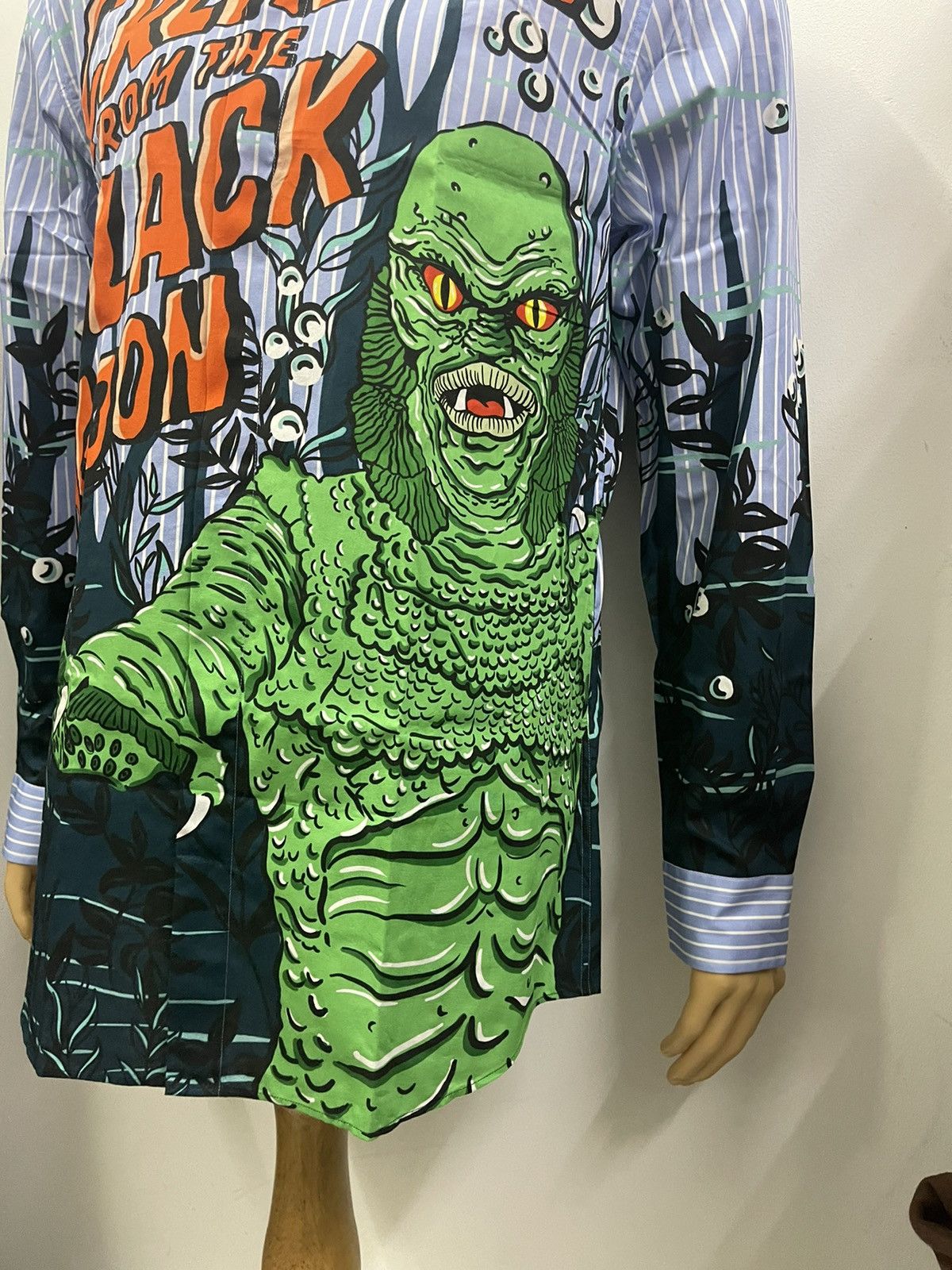 Moschino × Universal Studios AUTHENTIC 🔥 NWT Moschino Monster Black Lagoon Shirt Size US L / EU 52-54 / 3 - 8 Thumbnail